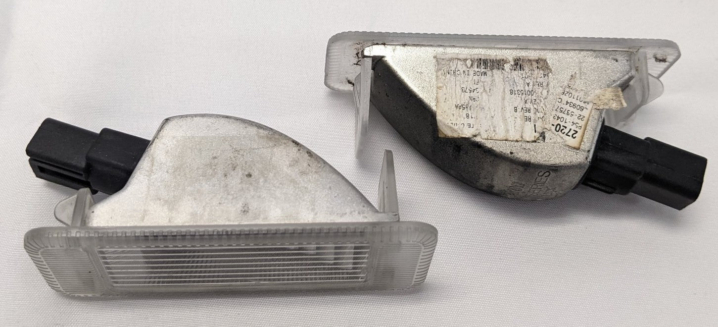 *Lot of Two* Used Grakon Under Bunk Courtesy Lights - P/N 22-58757-000