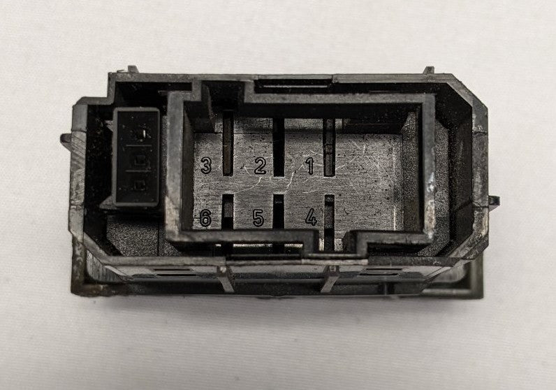 Freightliner Cascadia P3 Utility Lamp Rocker Switch A06-53782-003