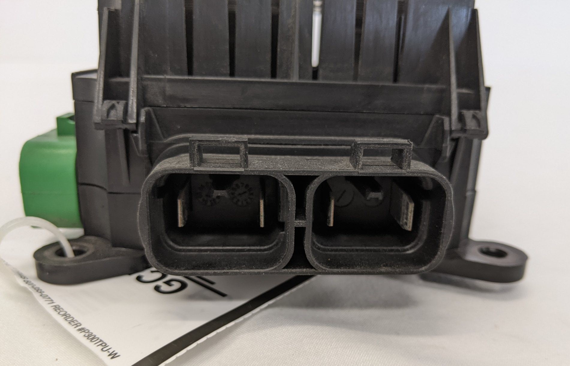 Used Bussmann 31002-10 Remote Power Distribution Module - P/N 06-41904-000 (10175154094396)