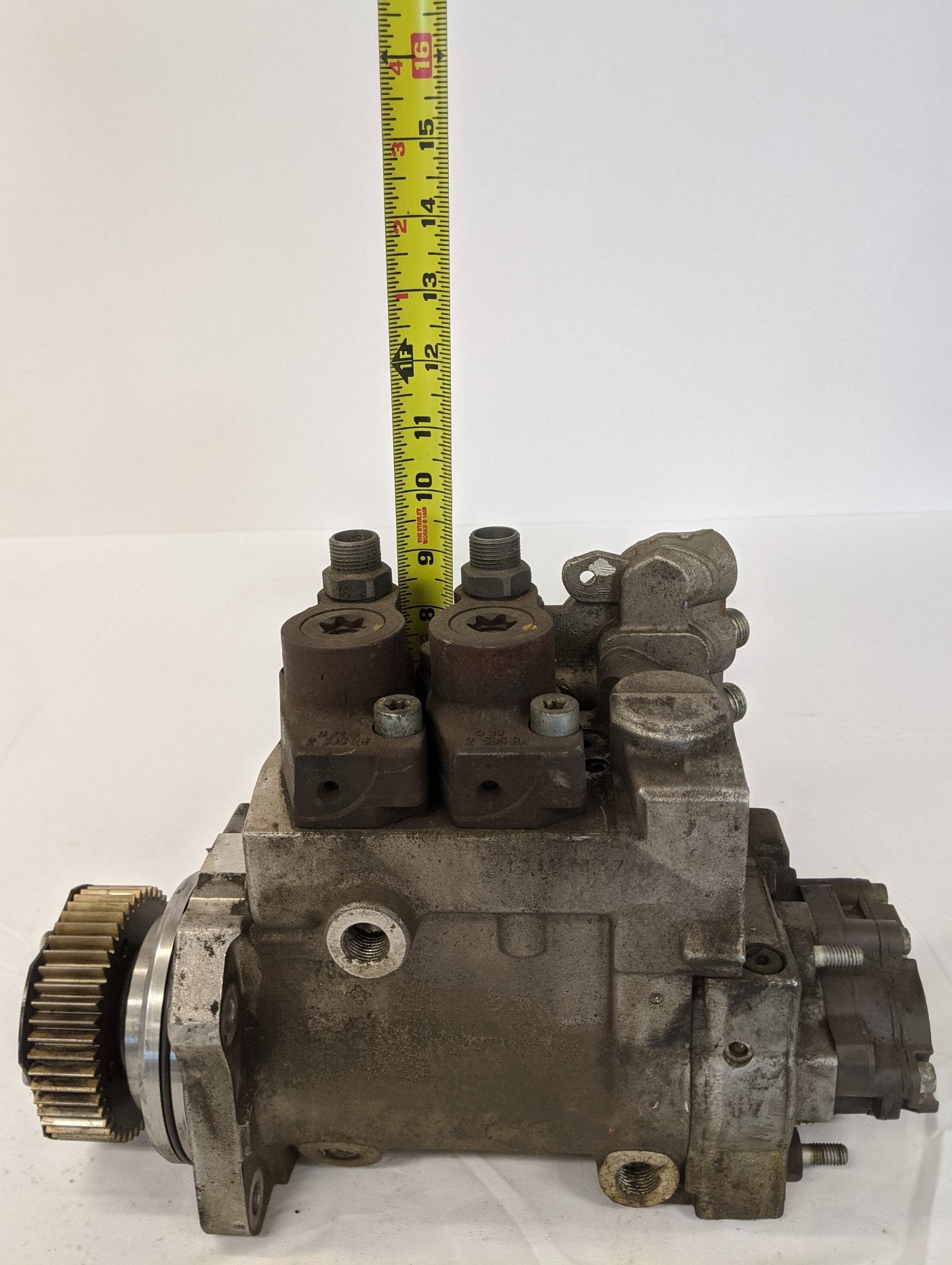 Used Detroit DD15 High Pressure Fuel Pump w/ Manifold - P/N A 470 090 07 50 (10090715349308)