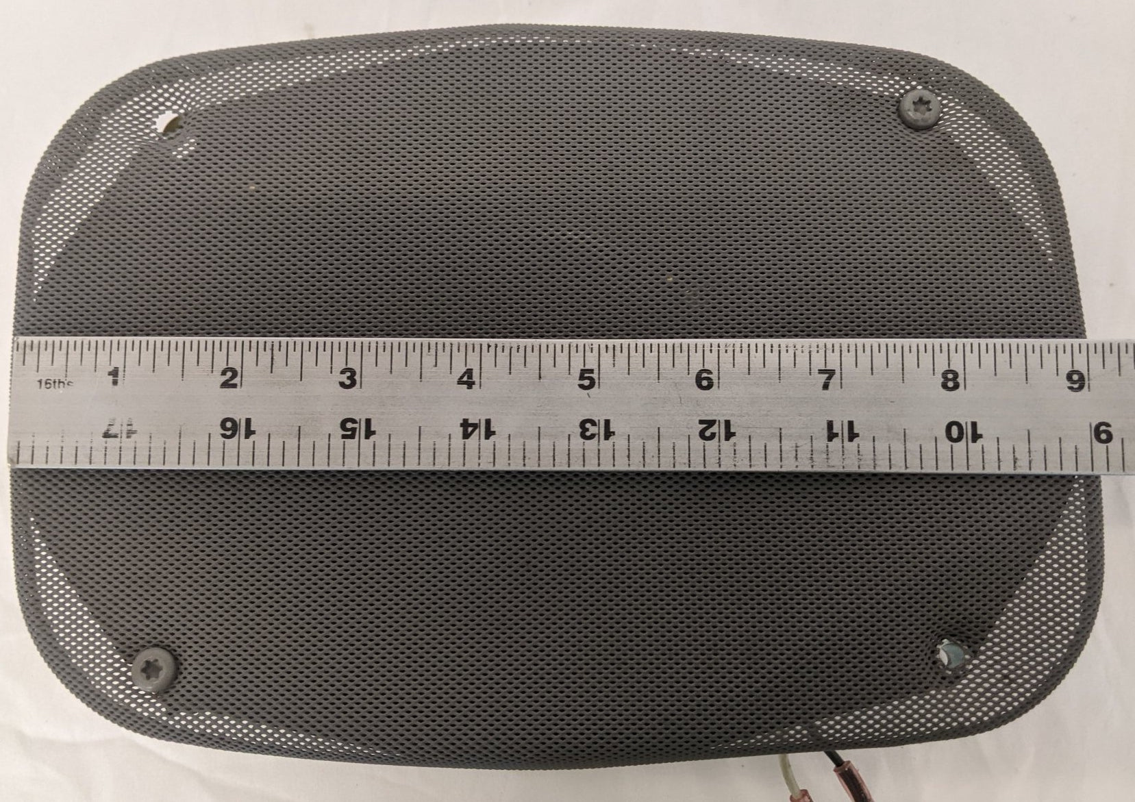 Damaged Freightliner Columbia 6" x 9" Coaxial Speaker w/ Grille -PN 18-31374-001