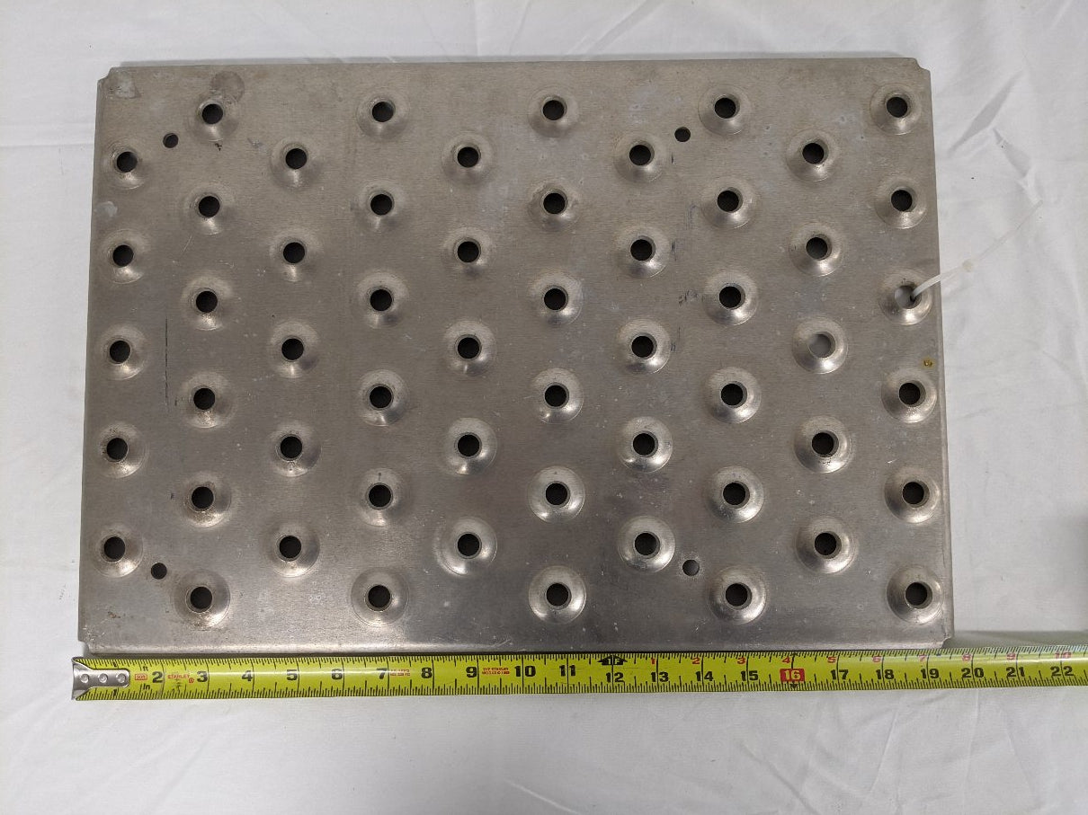 Used Freightliner 19 ¾" x 13 ¾" Outboard Deck Plate - P/N  22-69180-001 (6749022158934)