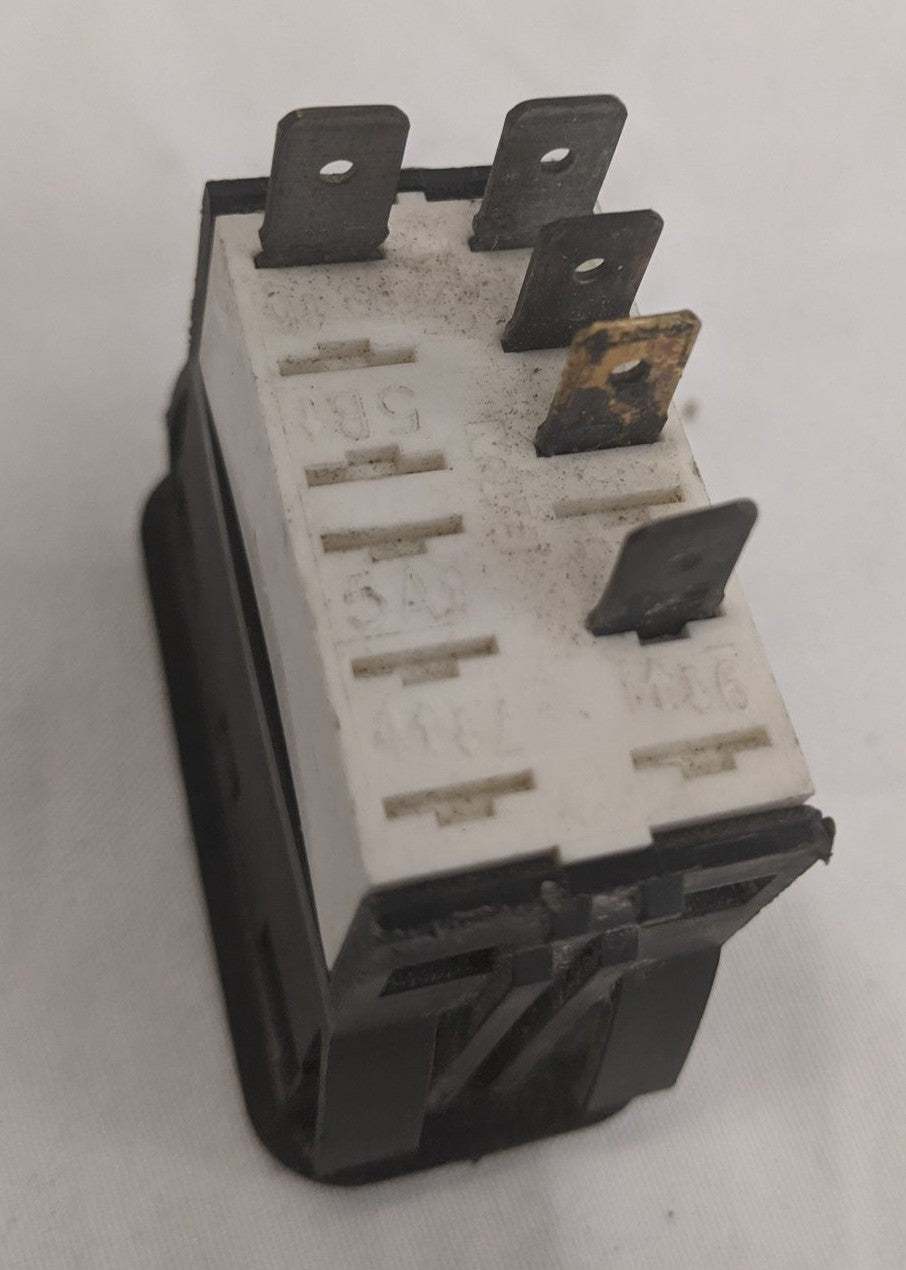 A06-30769-009 - Freightliner Engine Check Momentary Switch