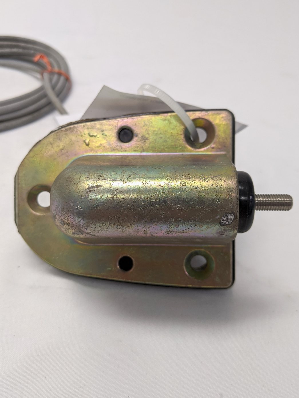 Rami Antenna Mounting Bracket Base w/o Nut - P/N A06-59350-000