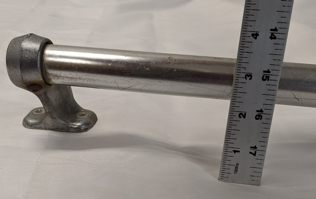 Used Freightliner FLD 22 Inch Grab Handle