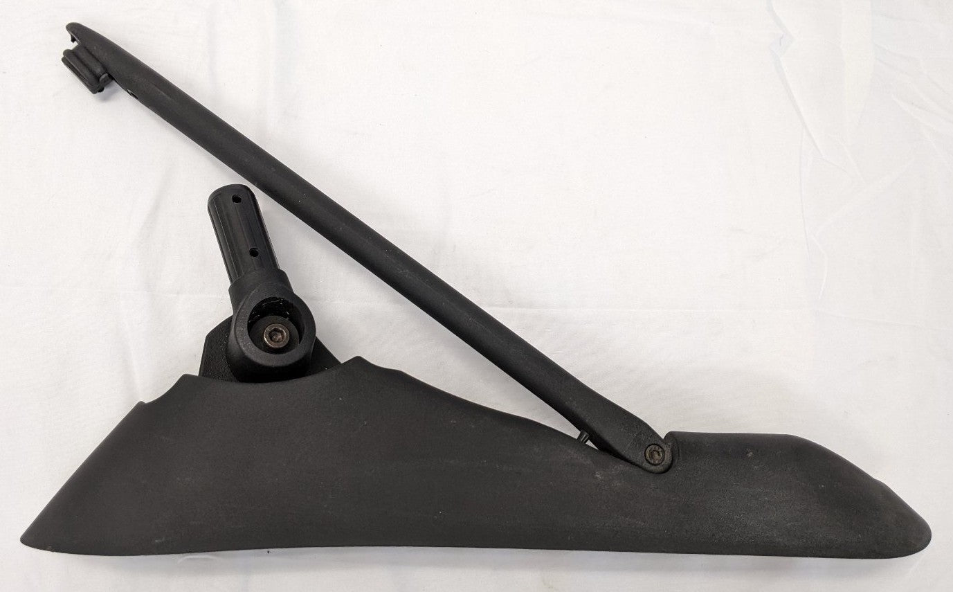 International RH Upper Mirror Holder Bracket - P/N 2509069C91