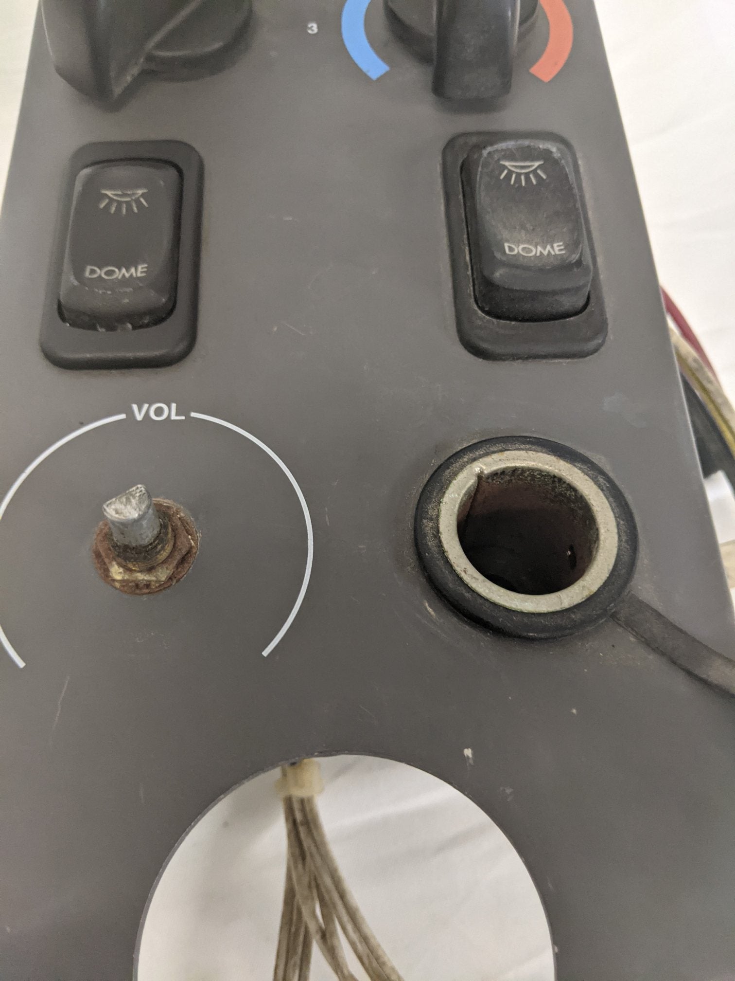 Used Freightliner Columbia Sleeper Cab Control Panel w/ Light - P/N 22-46623-005