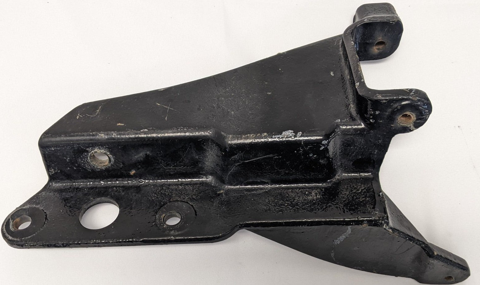 Used Freightliner RH Hinge Bracket -P/N R17-14554-000