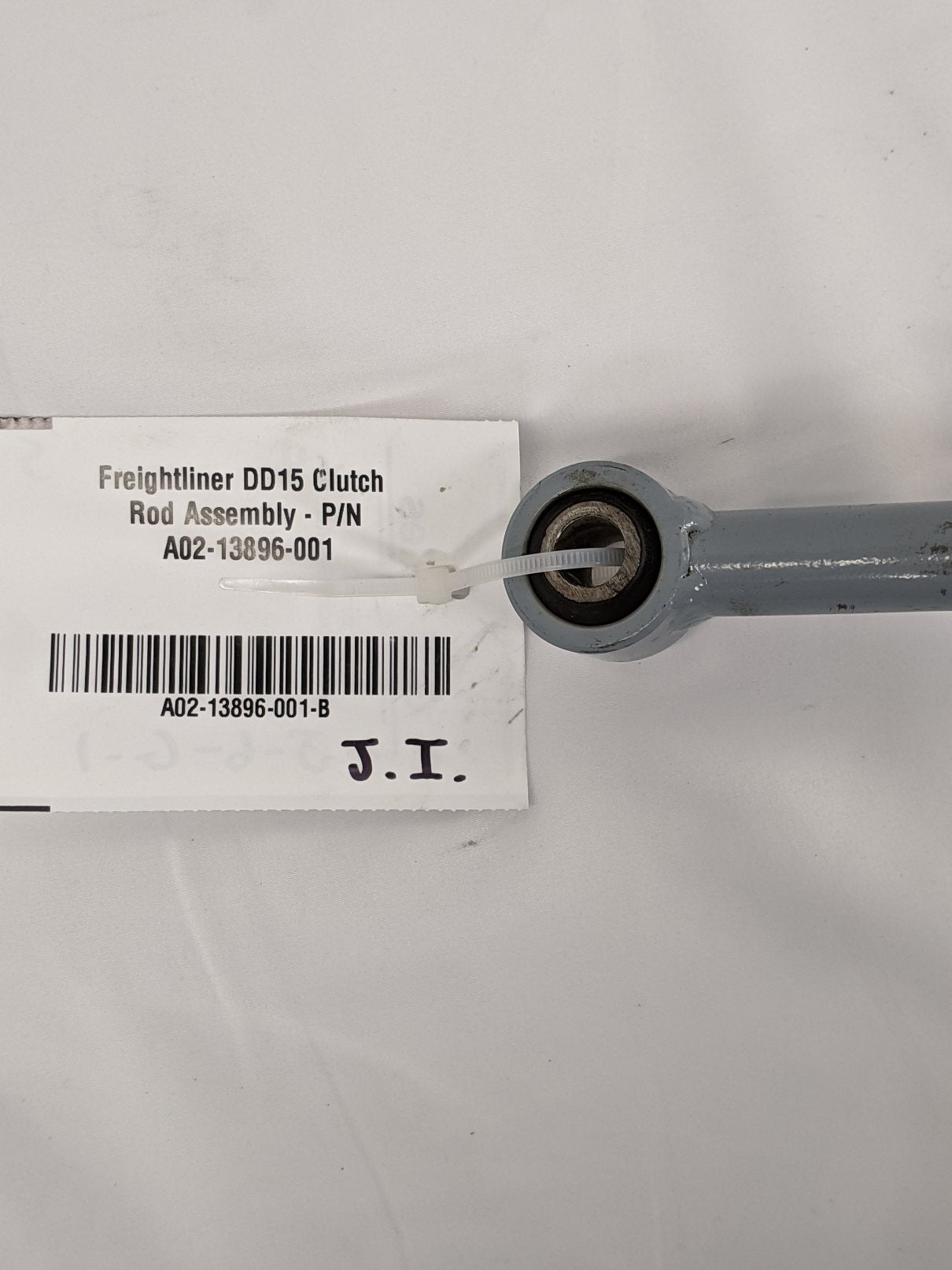 Freightliner DD15 Clutch Rod Assembly - P/N A02-13896-001 (10157357957436)