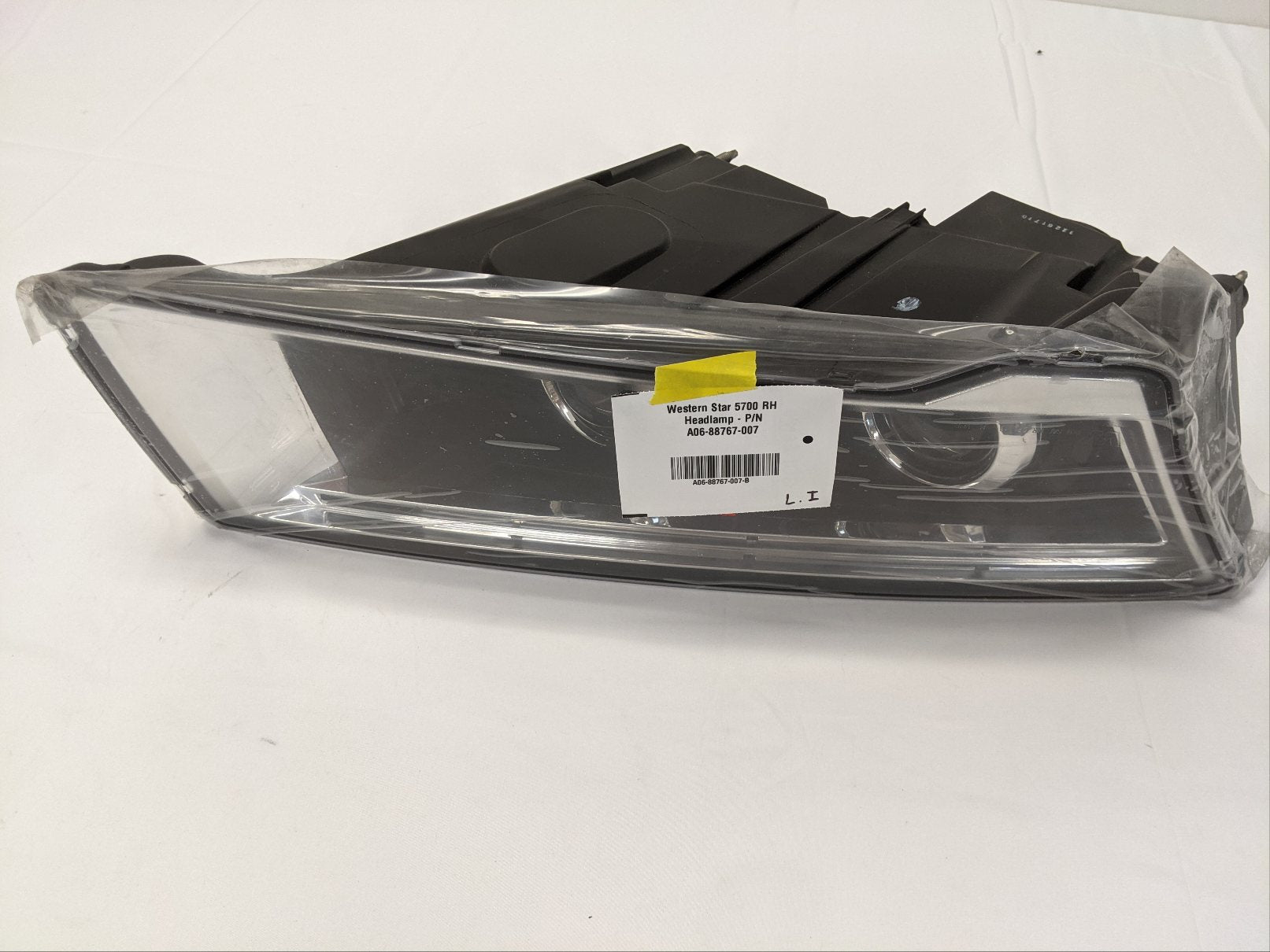 Western Star 5700 RH Head Light - P/N  A06-88767-007
