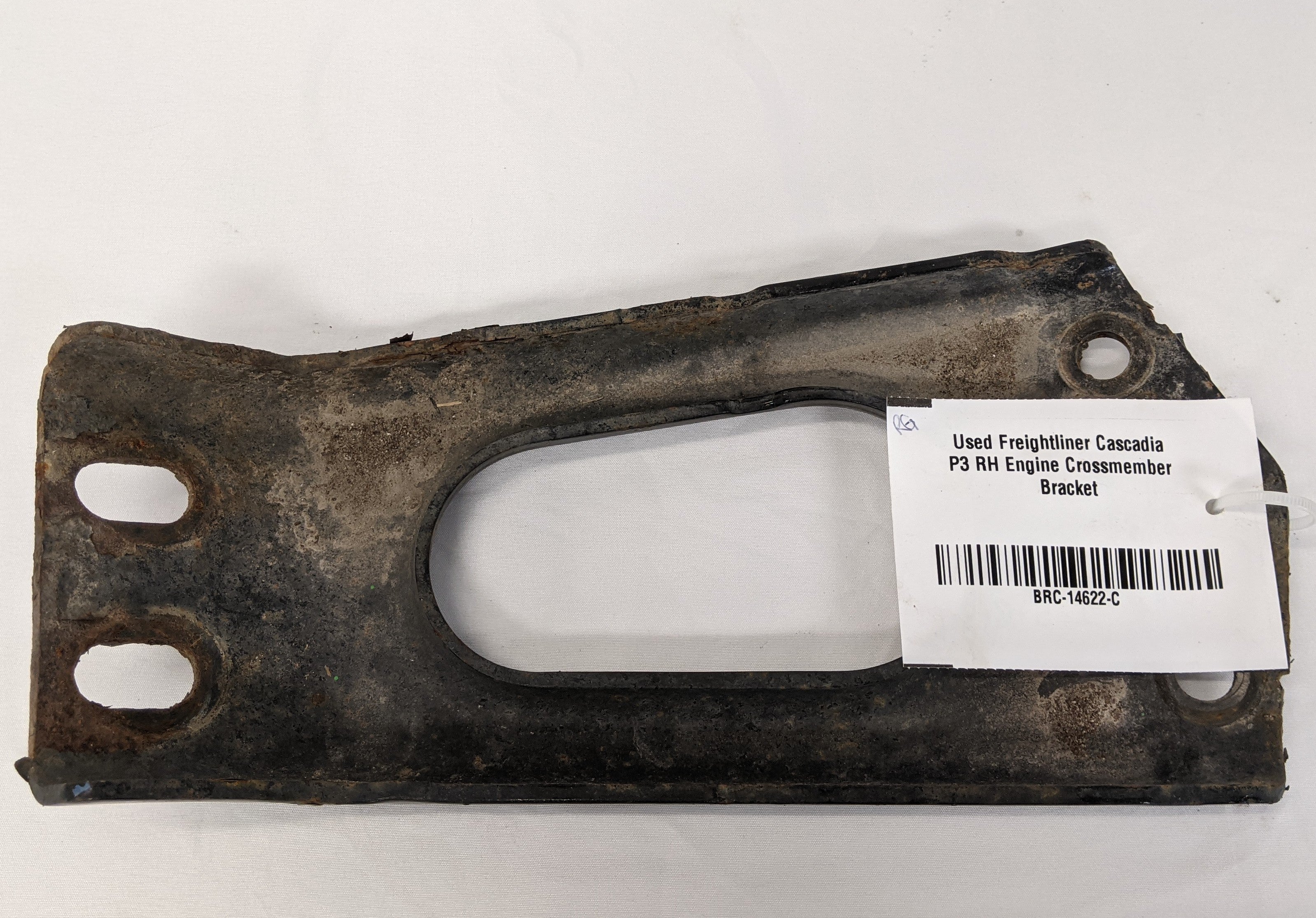 Used Freightliner Cascadia P3 RH Engine Crossmember Bracket - P/N 15-23711-005 (10094981087548)