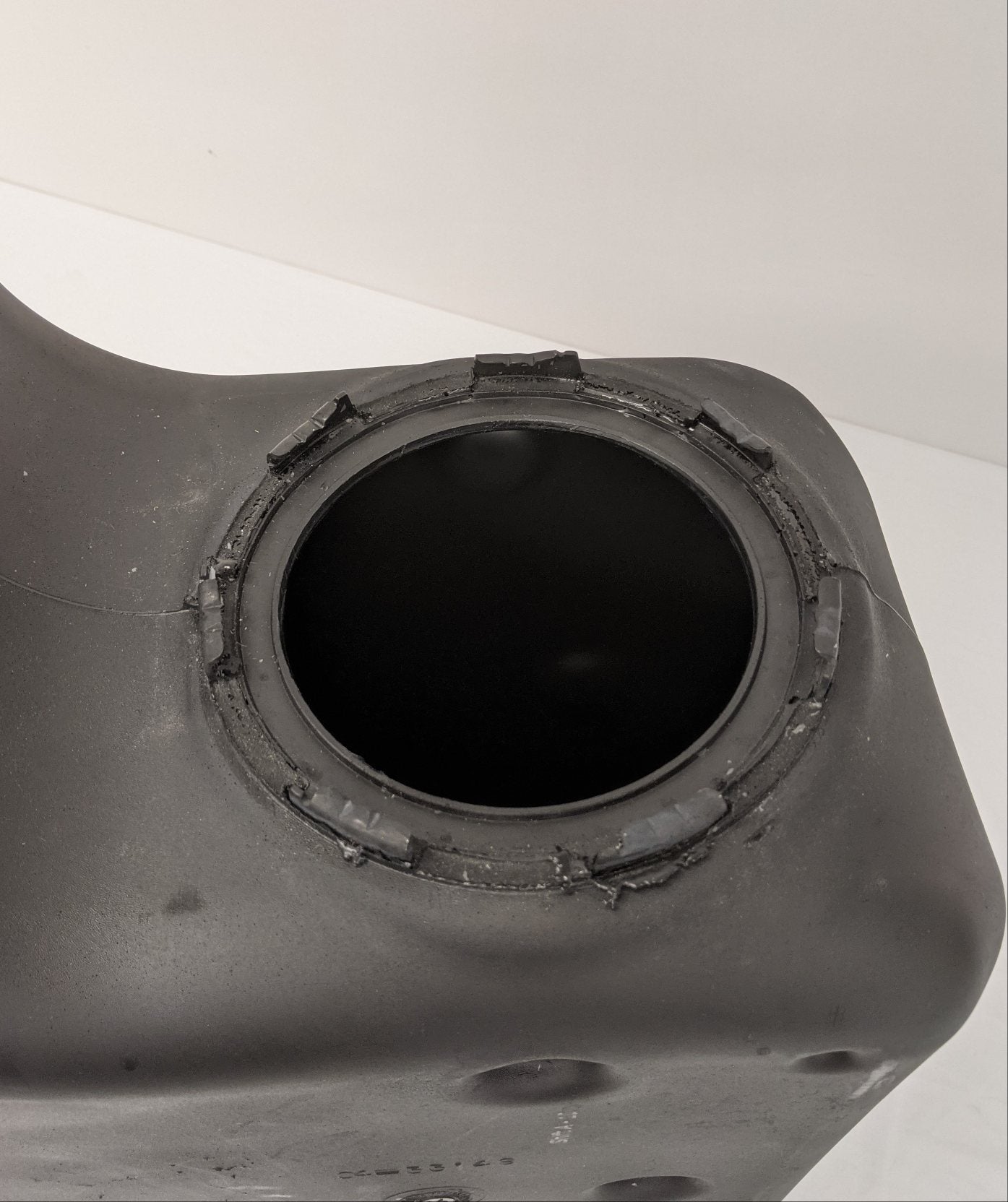 New Freightliner 13 Gal. DEF Tank P/N: 04-33149-000 & Header P/N 04-35959-000 (10116920017212)