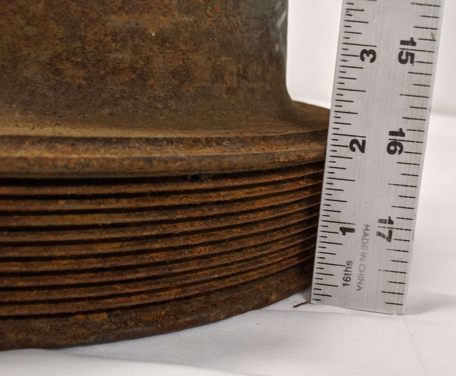 Used Detroit Series 60 Engine 10 Groove Crankshaft Pulley - P/N DDE 23533652