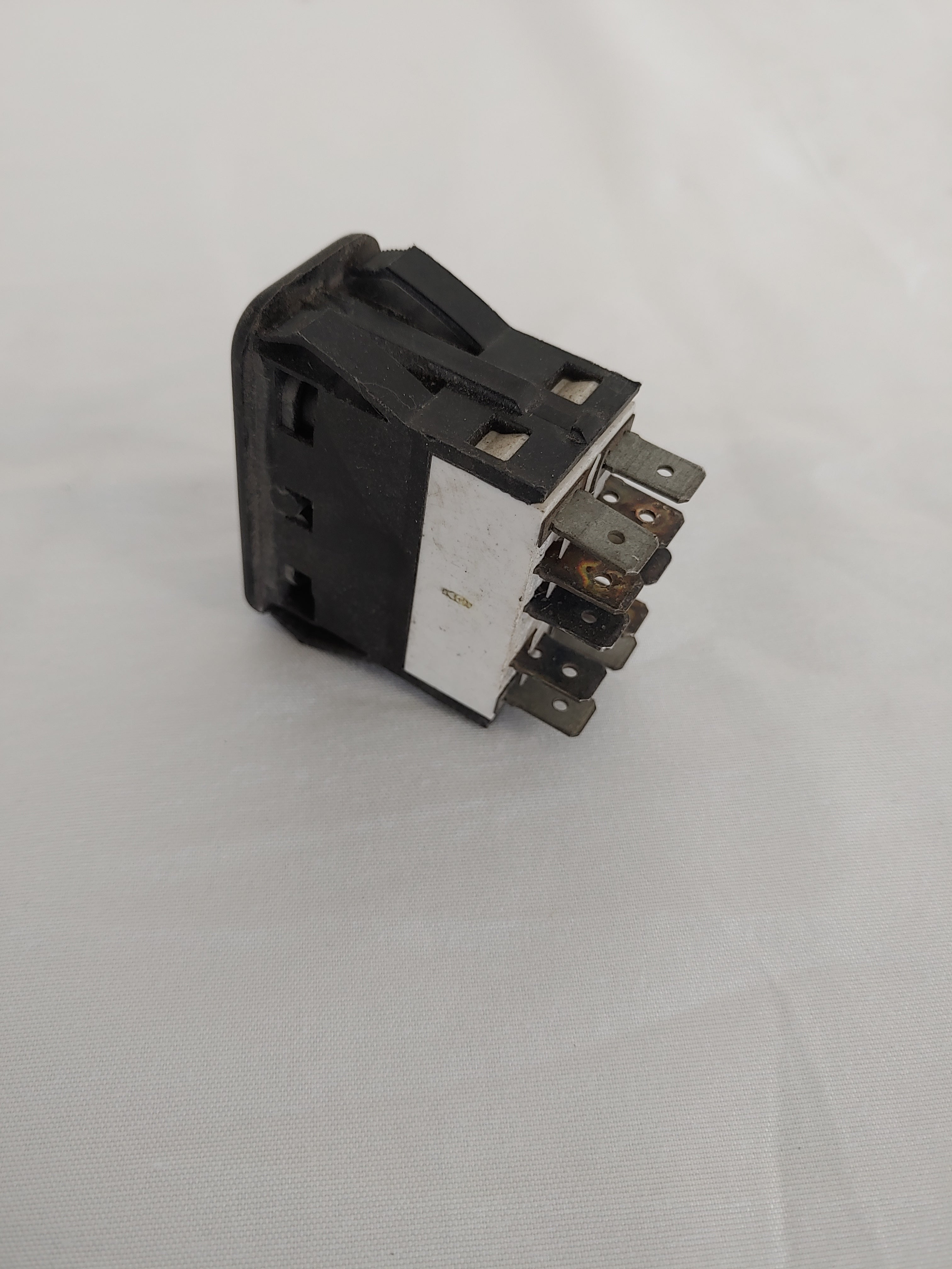 Used Freightliner Door Unlock/Lock Rocker Switch - P/N A06-30769-026 (4986379468886)