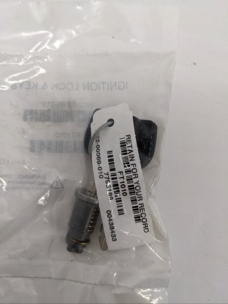 New Freightliner M2/P3 2 Key Lock Set P/N W22-00069-010 (10140682518844)