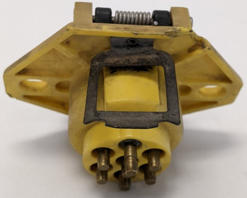 Used Phillips STA-DRY 7-Way ISO Ring Termination Socket -P/N 16-822