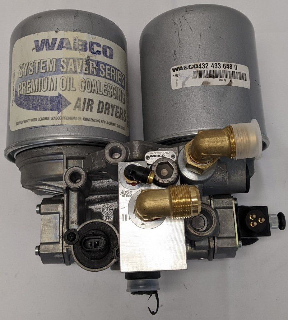 Damaged Western Star 57X Wabco 12 V, TCV Twin Air Dryer - P/N  WAB 432 433 048 0