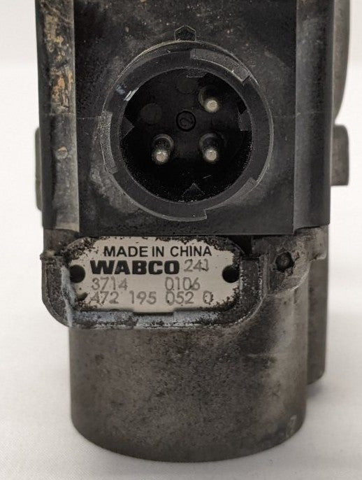 *Lot Of Two* Used Wabco ABS Modulator Relay Valve - P/N: WAB4721950520