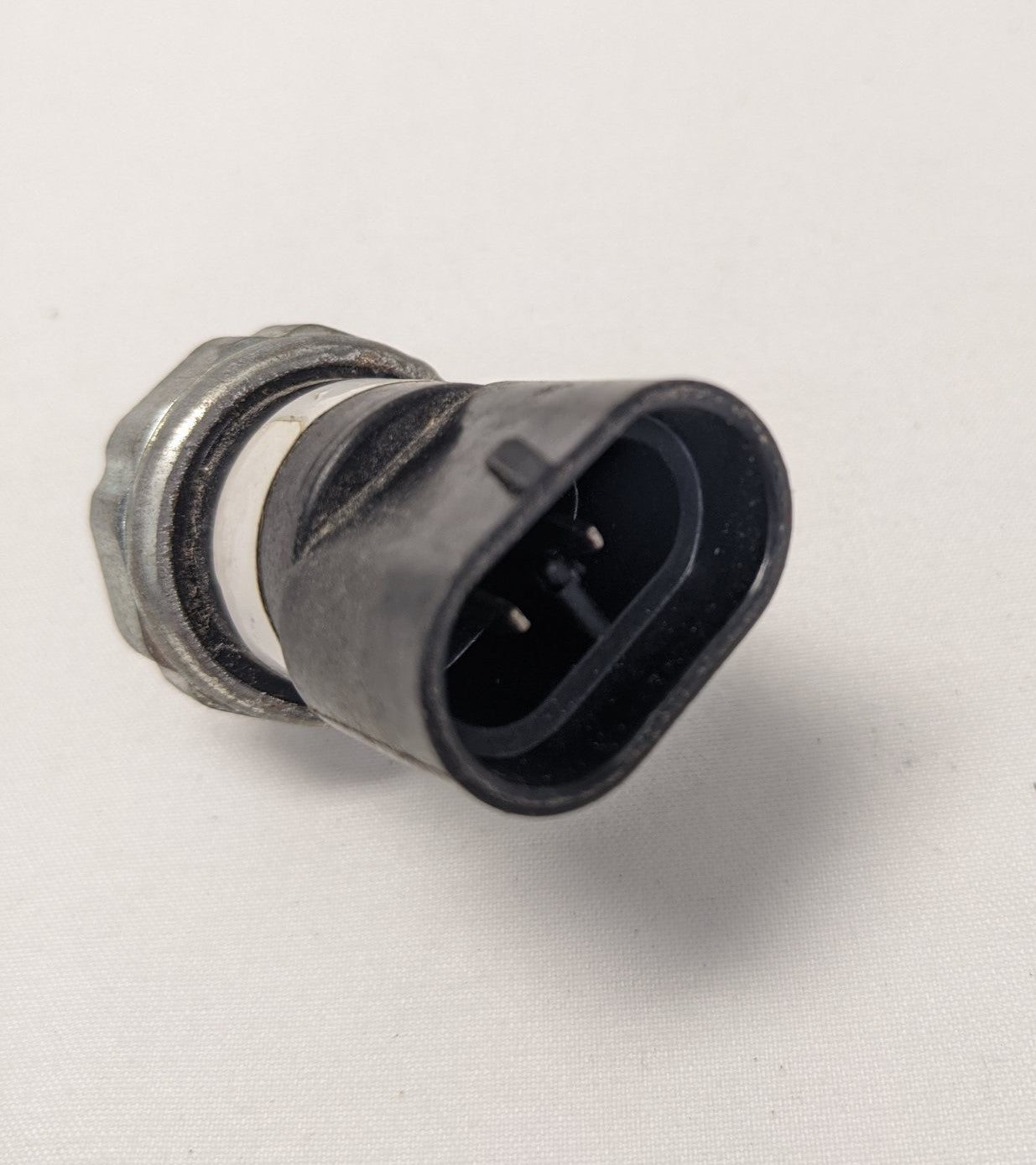 Used Freightliner Electrical Air Pressure Switch - P/N 1MR2472M2