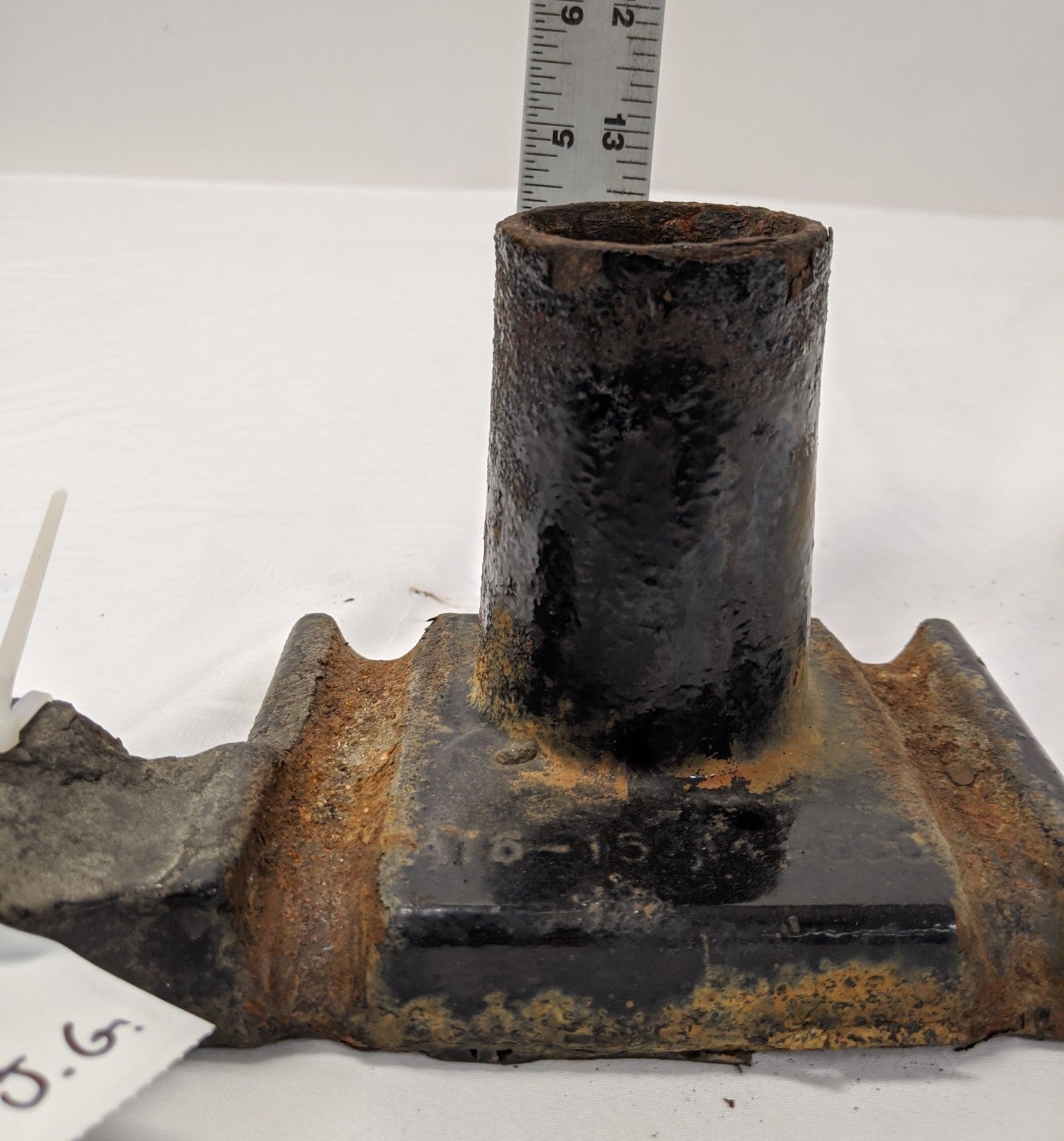 Used Freightliner RH Front Axle Stop Shock Absorption Bracket - P/N 16-15214-000