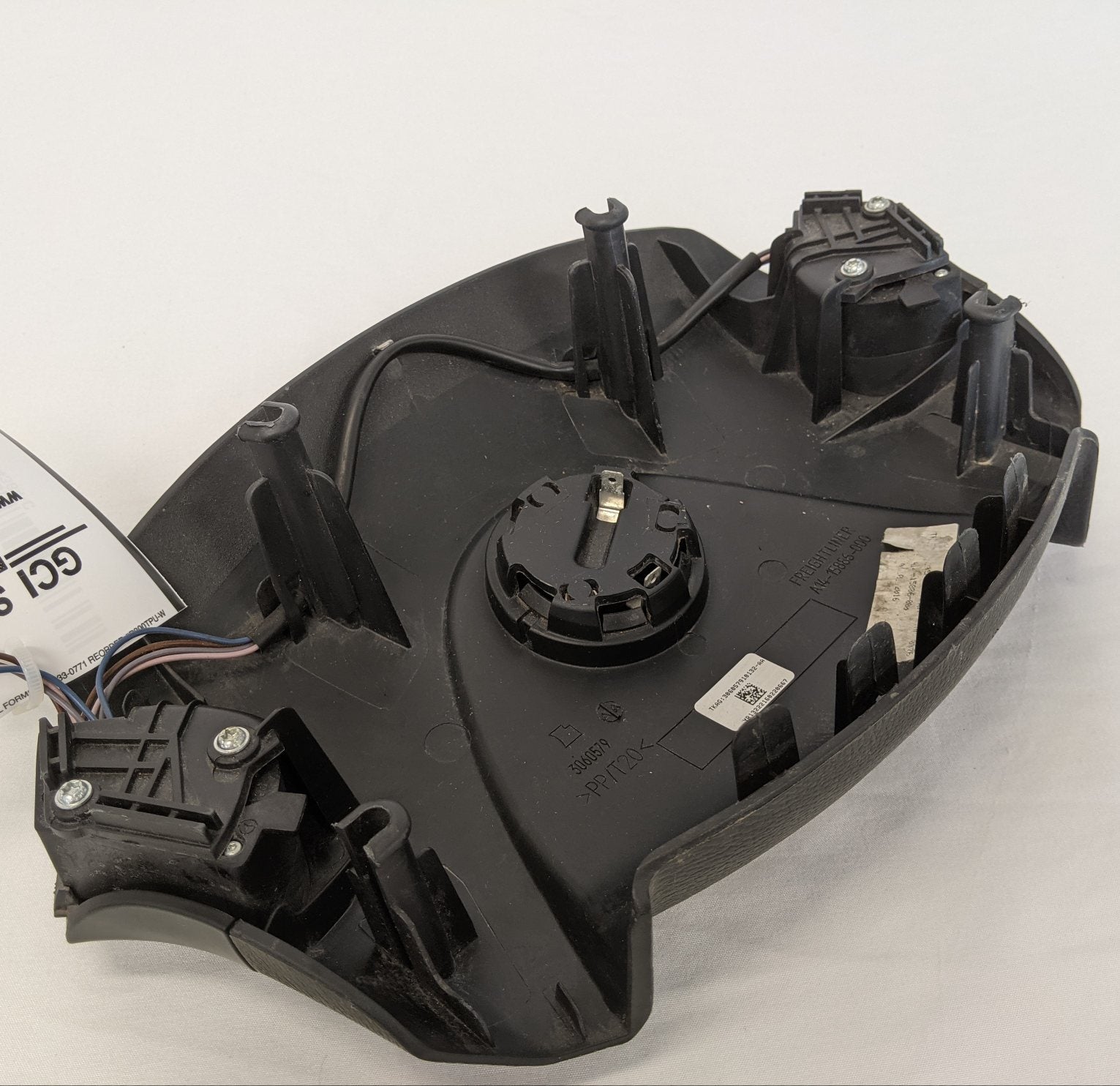 Used Freightliner Cascadia P3 Steering Wheel Center Cover - P/N A14-15886-000 (10097375150396)