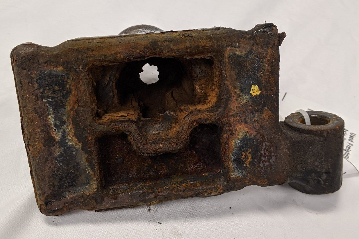 Used Freightliner RH Front Axle Stop Shock Absorption Bracket - P/N 16-15214-000