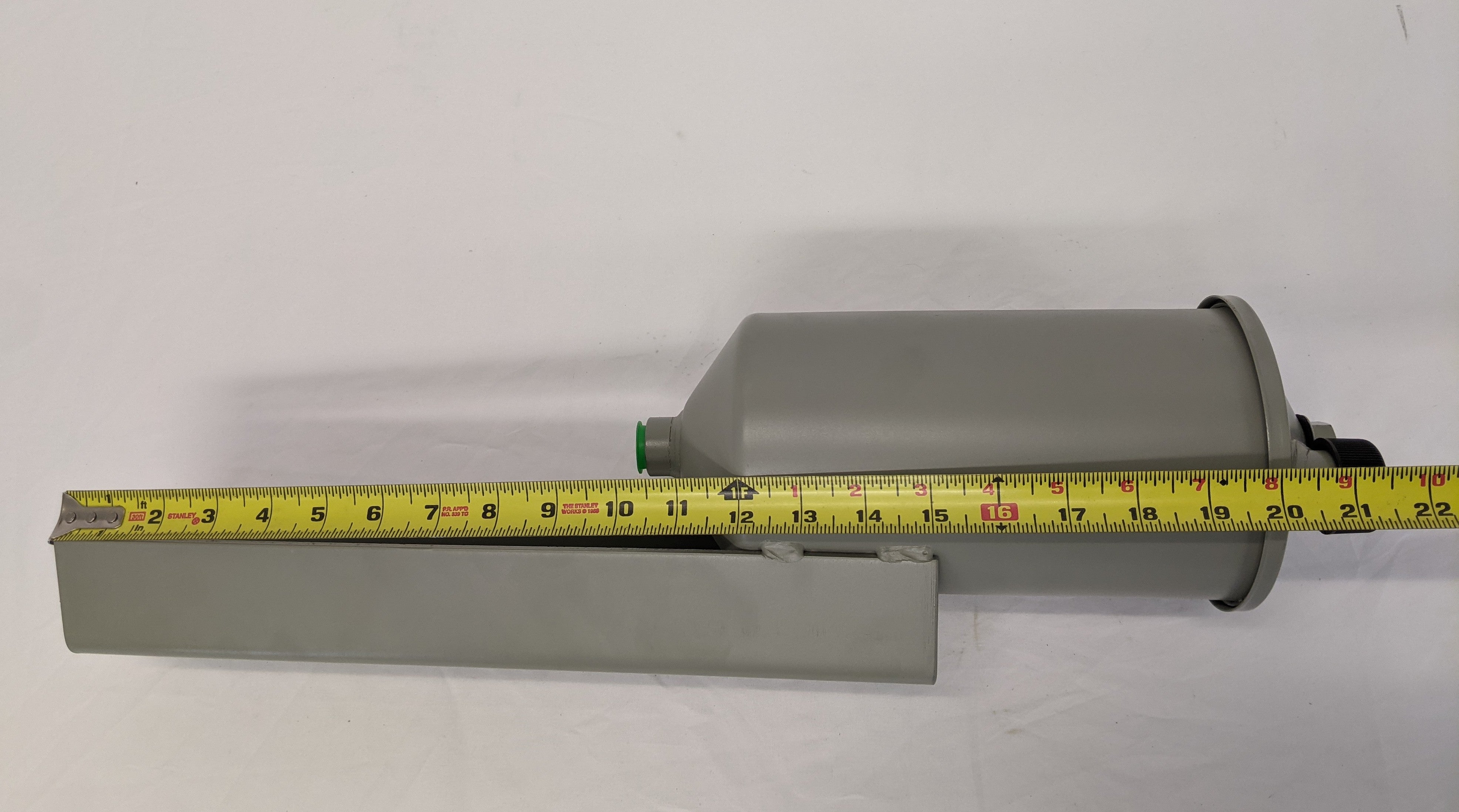 New Freightliner Fleetguard 2QT Power Steering Reservoir - P/N FG 91895B (10145314865468)
