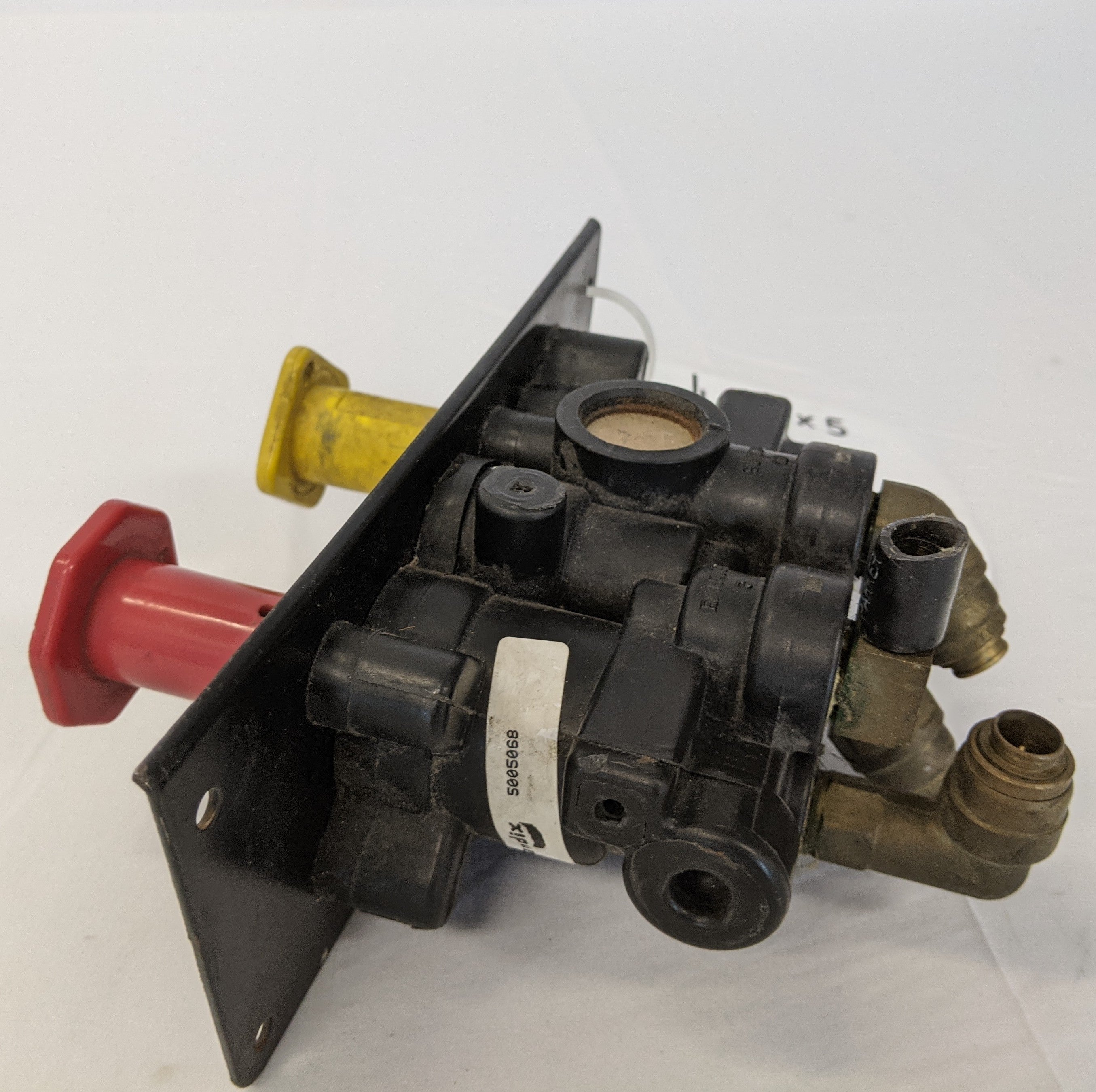 Used Bendix MV-3 Air Brake Solenoid Parking Valve - P/N BW 5005068 (10125306954044)