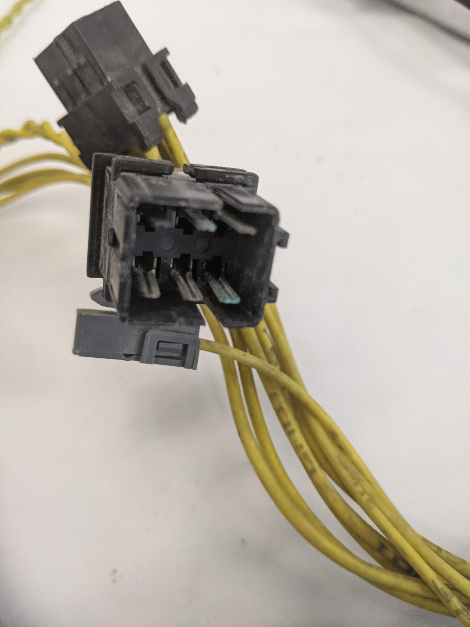 Wabco ABS ECU with Wiring Harness (WAB 446 004 401 0) - Used