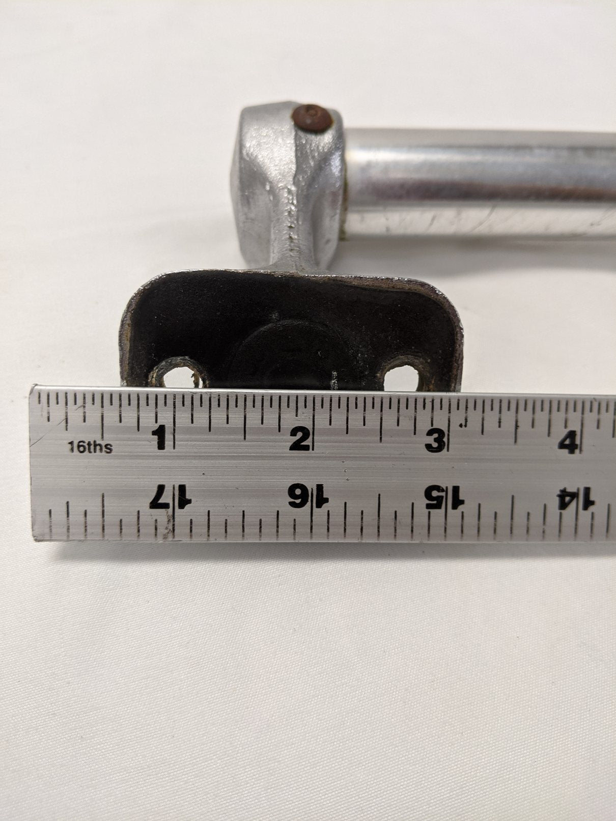 Damaged Freightliner FLD 22 Inch Grab Handle