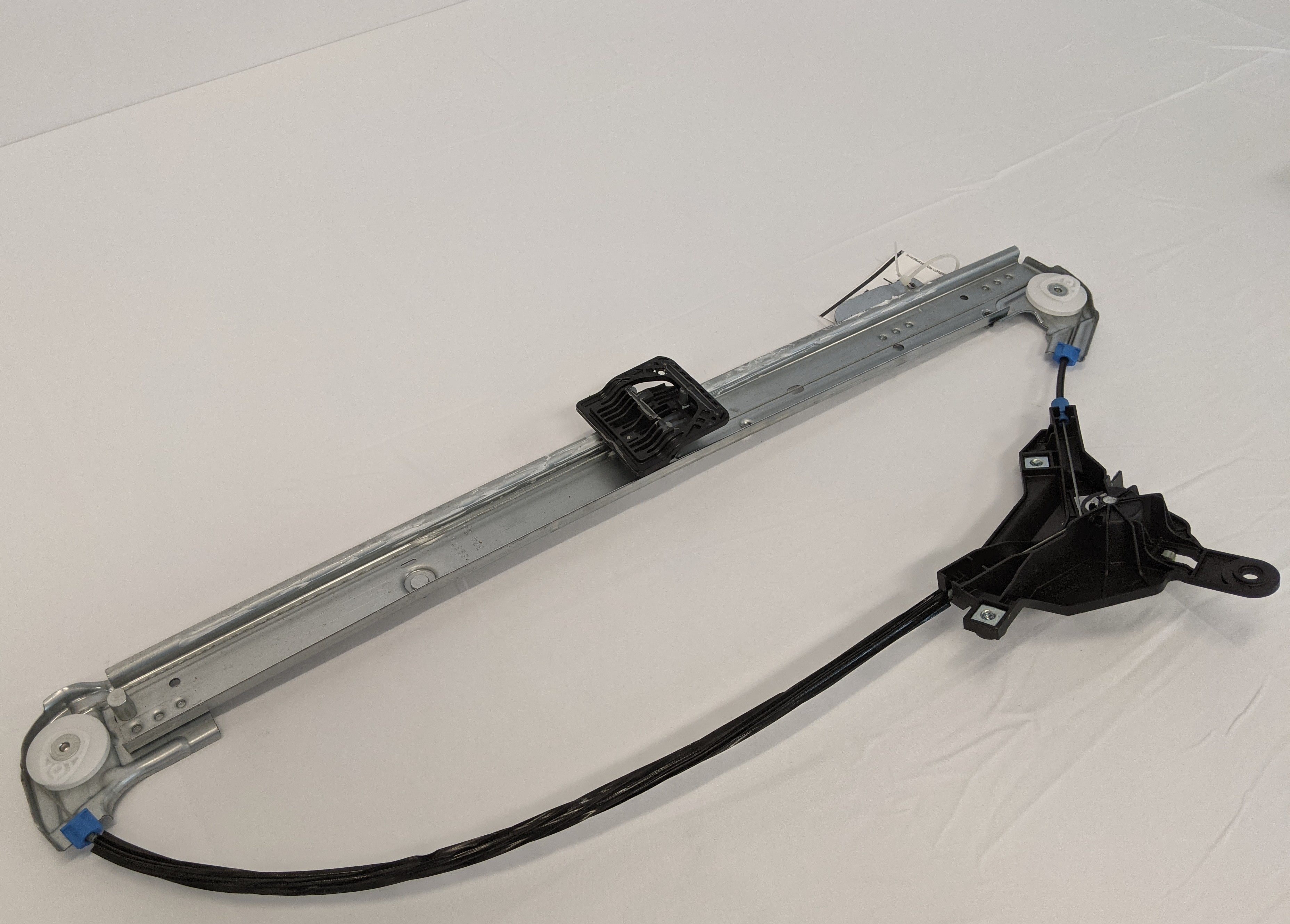 New Freightliner M2 RH Manual Window Regulator Assy - P/N A18-73883-001 (10125581254972)