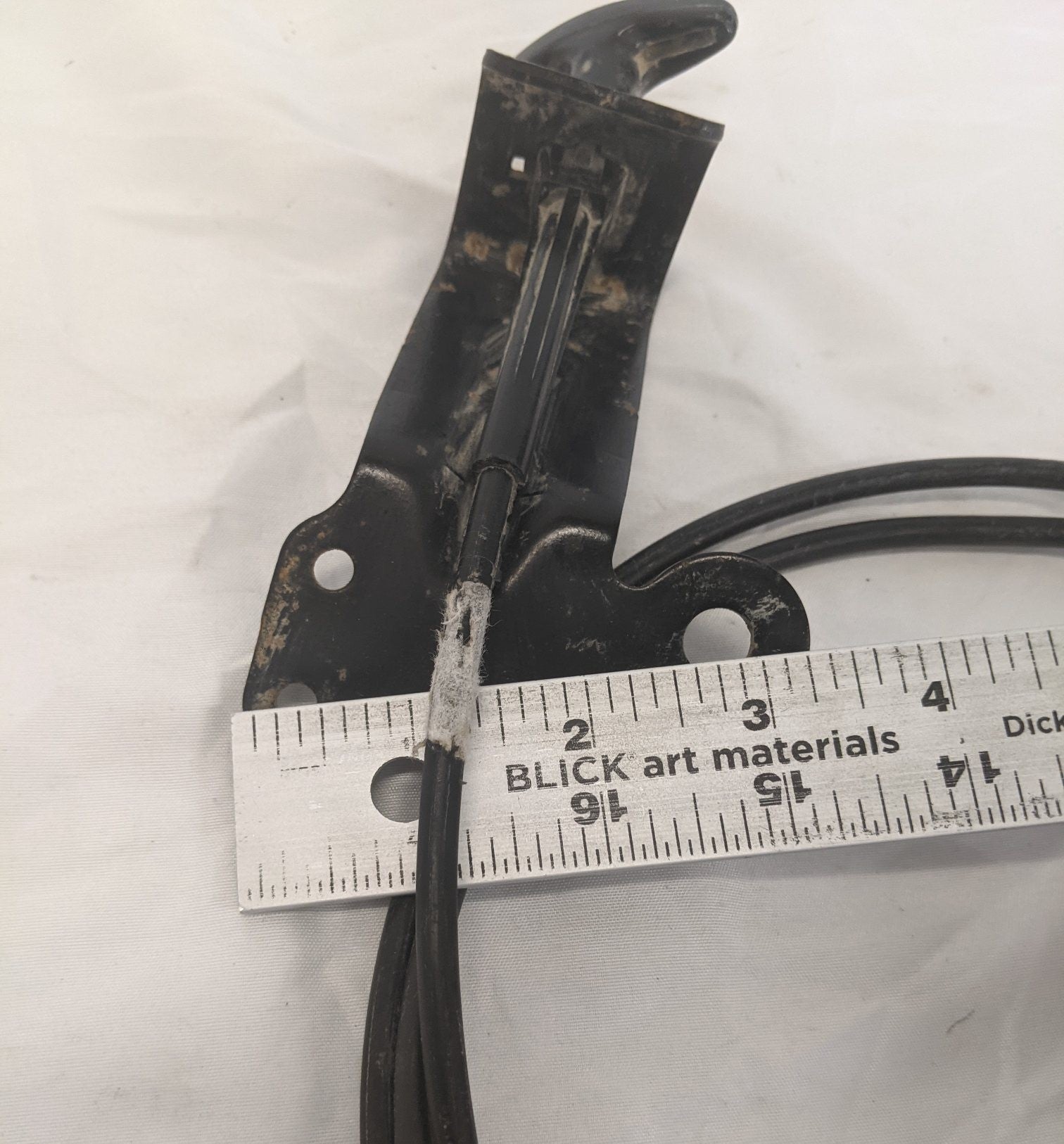 A18-52439-003 - Freightliner LH 70" Baggage Door Latch Release Cable