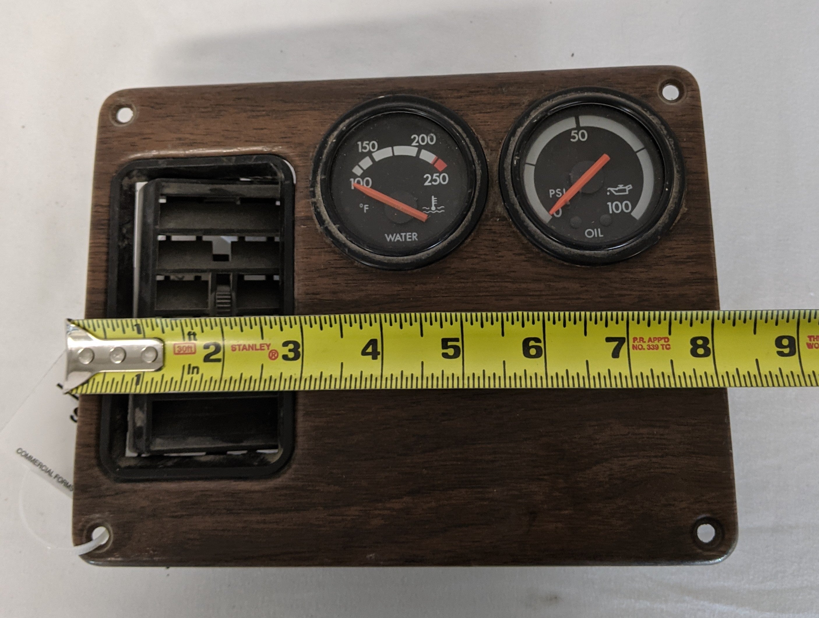 Used Freightliner FLD WG Dash Panel w/ 2 Black Gauges & Vent -P/N 22-32029-001 (9995525783868)
