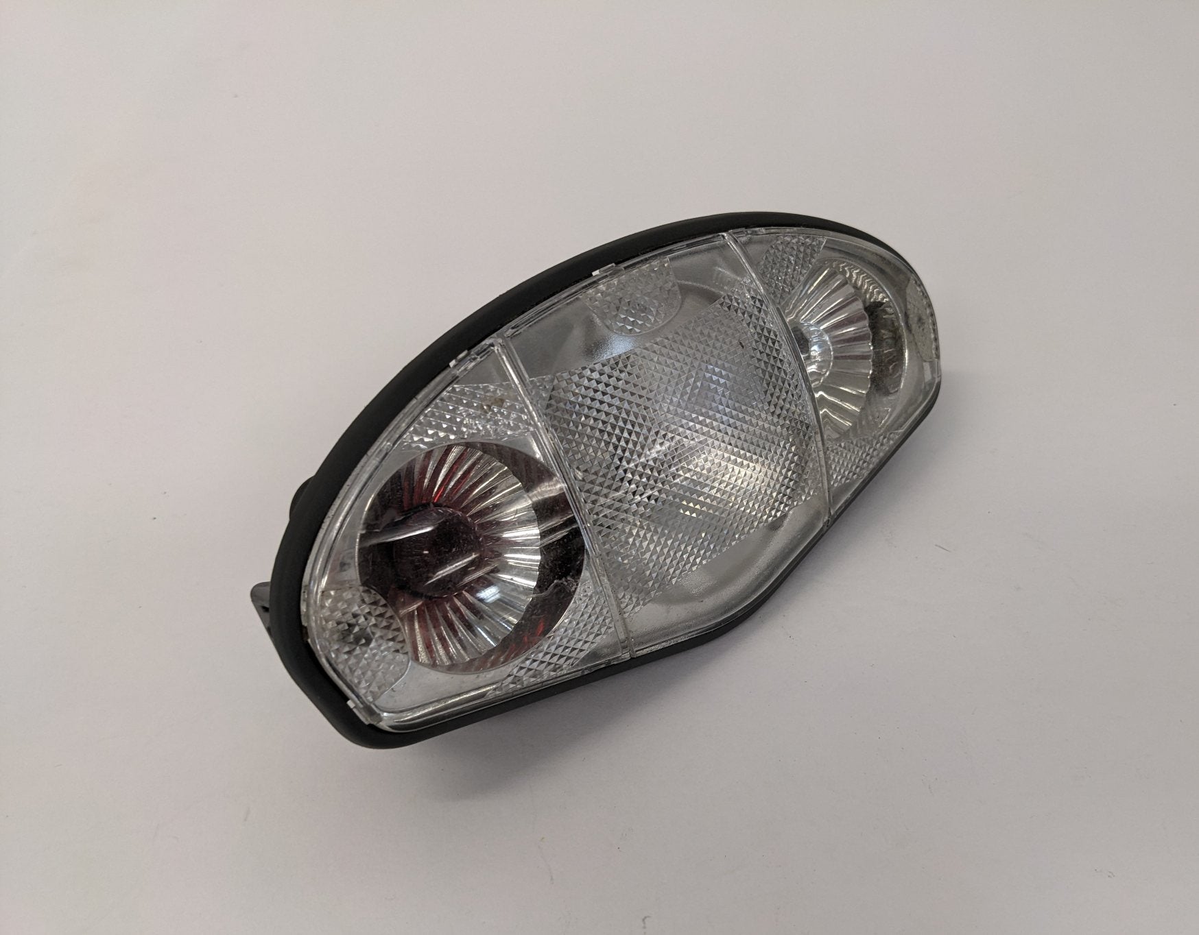 Used Freightliner Cascadia P3 RH Upper Dome Light w/ Bulbs - P/N 22-60997-001 (4029255614550)