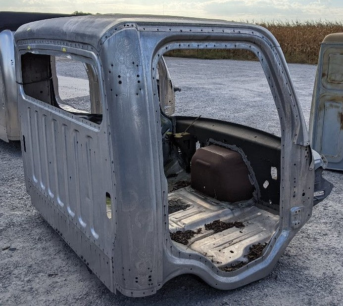 Damaged Freightliner M2 Day Cab Shell #19