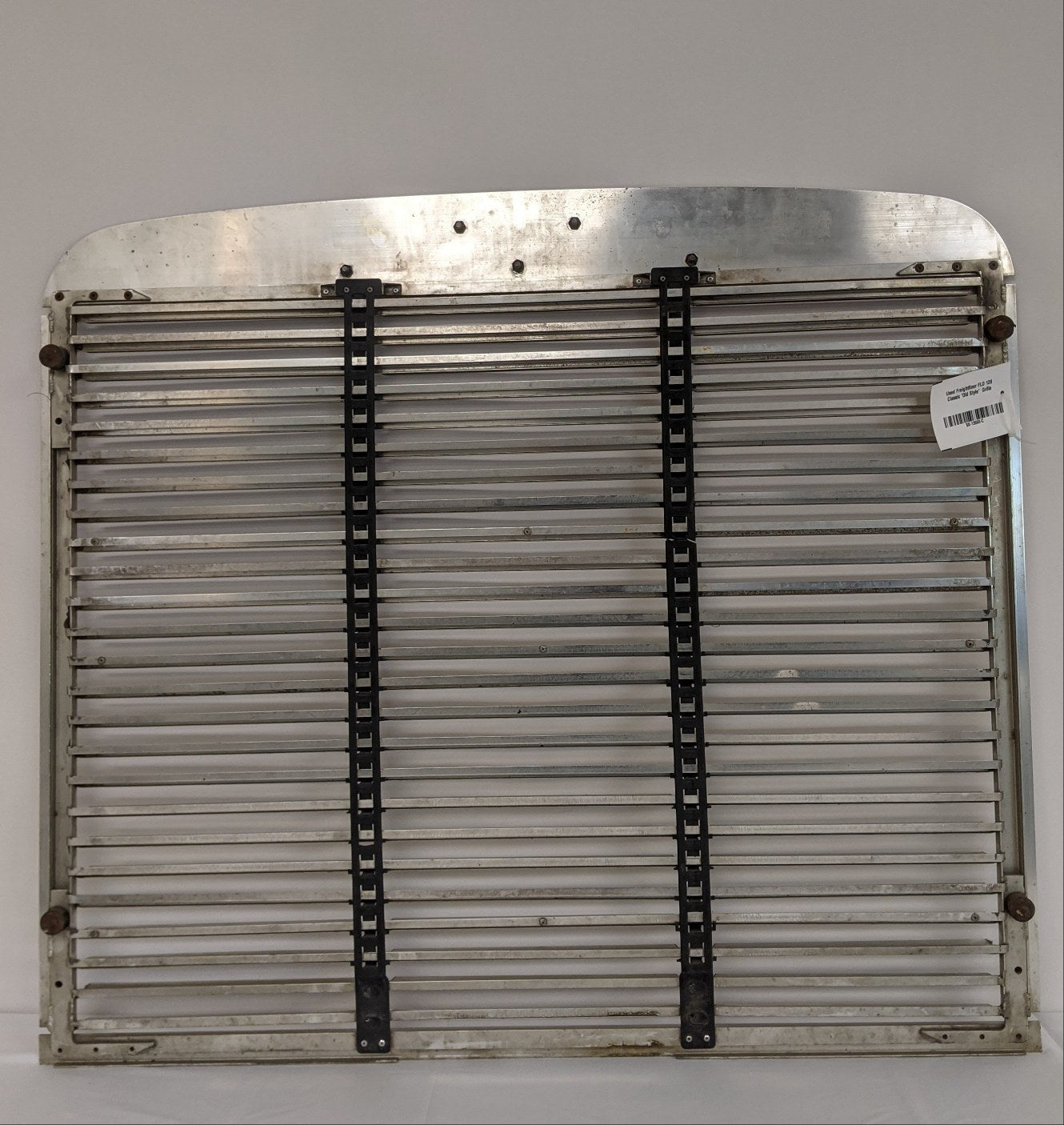 Used Freightliner FLD 120 Classic 'Old Style'  Grille - A17-12131-000 (9987248783676)
