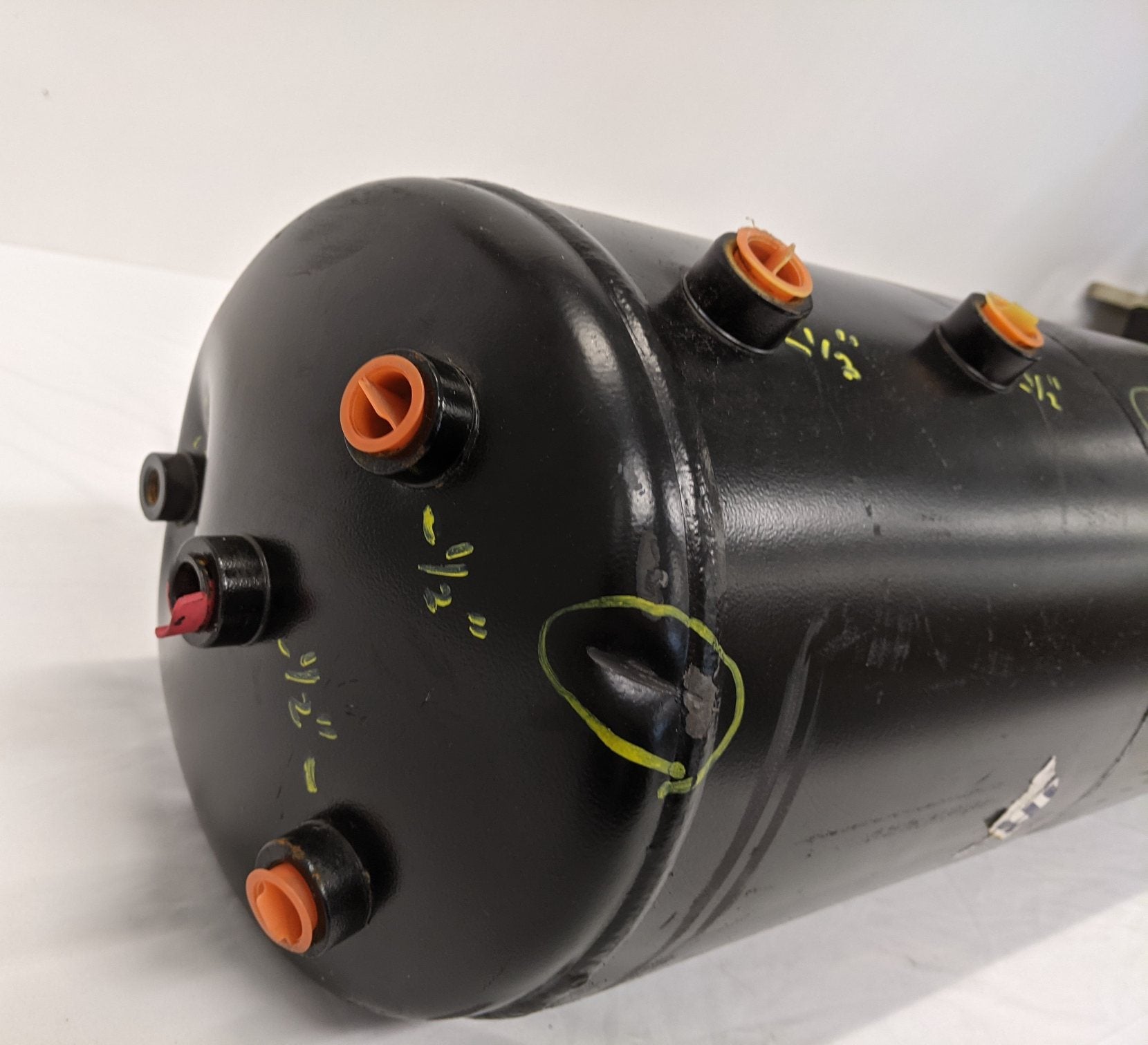 Damaged Western Star Dual Reservoir Air Tank - P/N 71101-3407 (10116003037500)