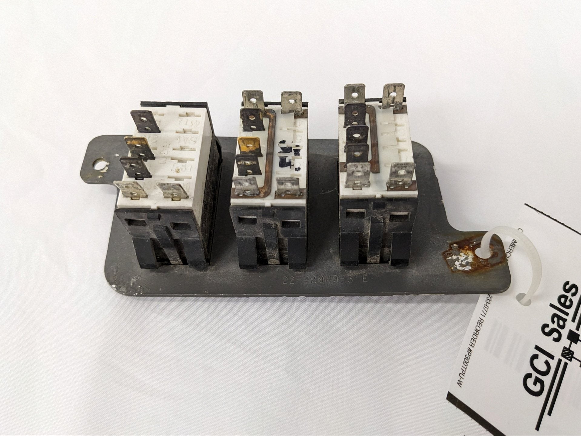 Used Freightliner Utility Lamp, INCR/DECR & Check Engine Rocker Switches (10171398095164)