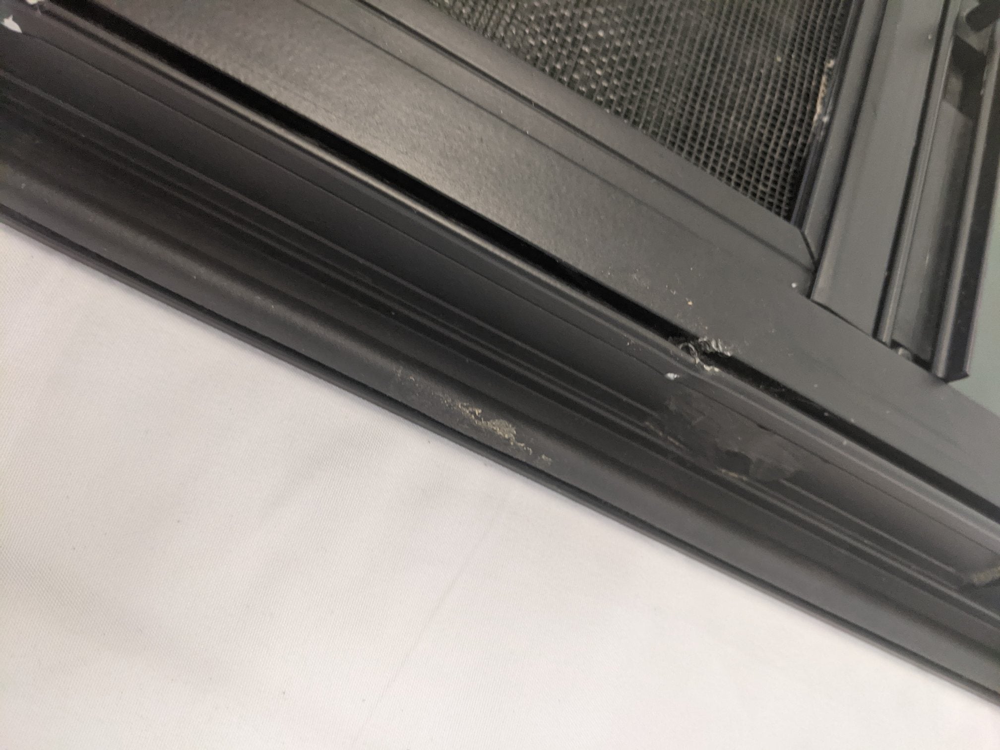 Damaged Freightliner Side SLPR Window Assy w/ Retainer- P/N  A18-63653-000