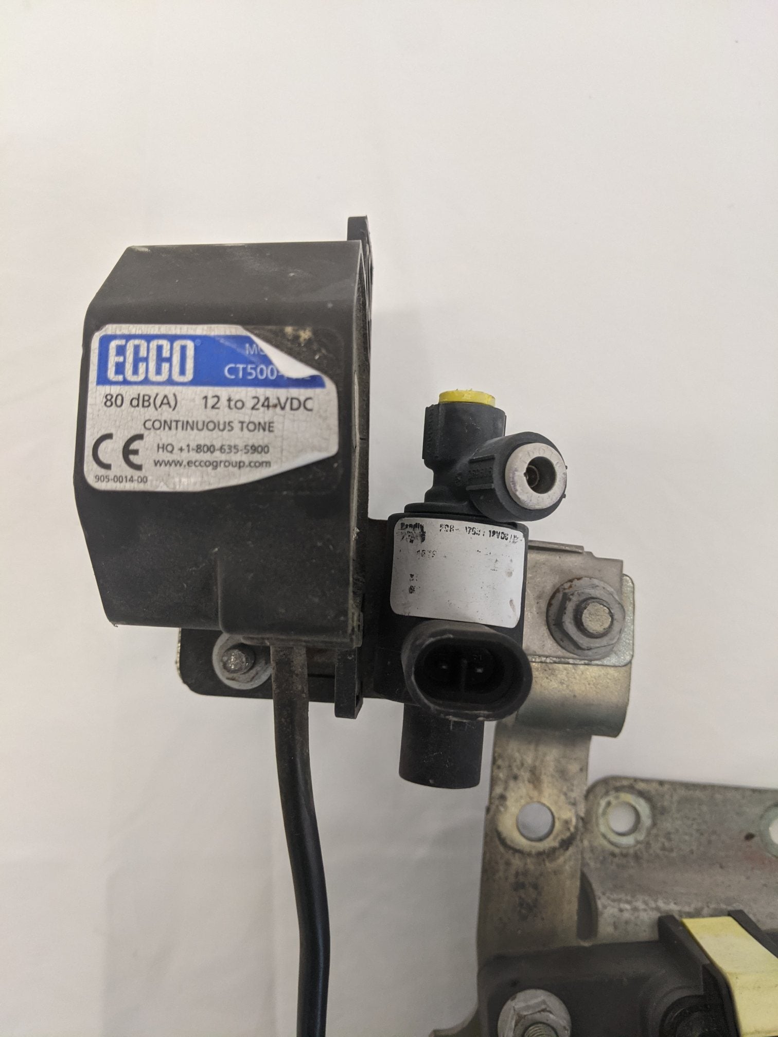 Used Freightliner Cascadia P3 PNDB Power Module & Bracket - P/N A66-03714-009