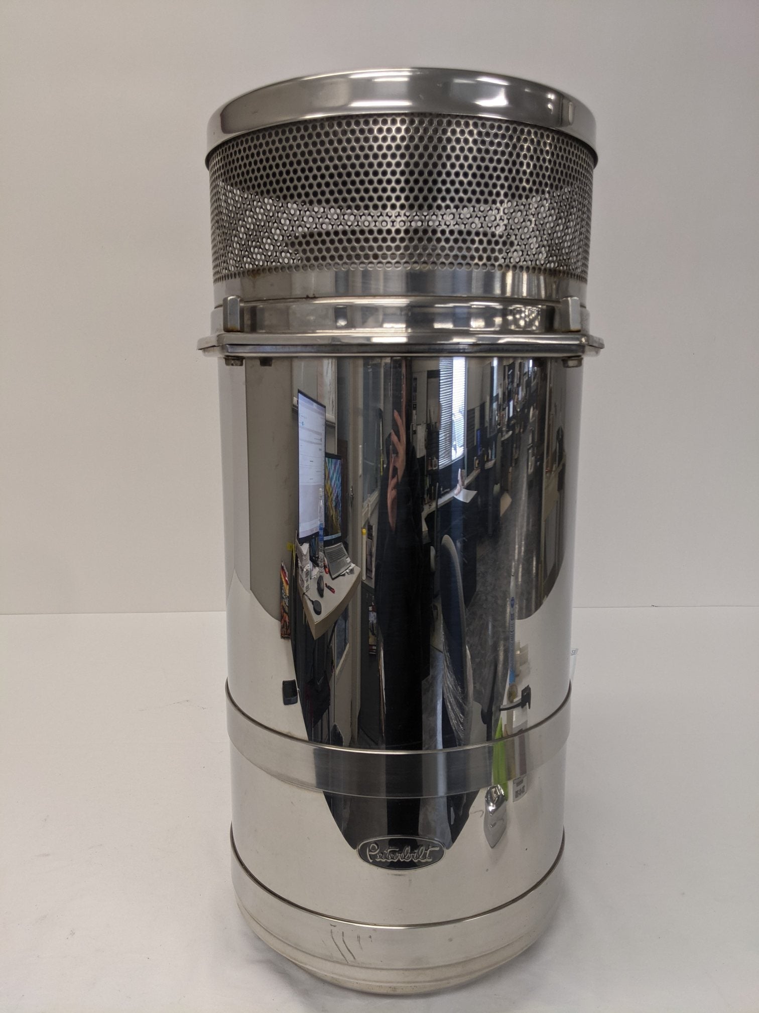 Peterbilt 28" x 13" Engine Air Cleaner Breather w/ 7" Intake (10019494789436)