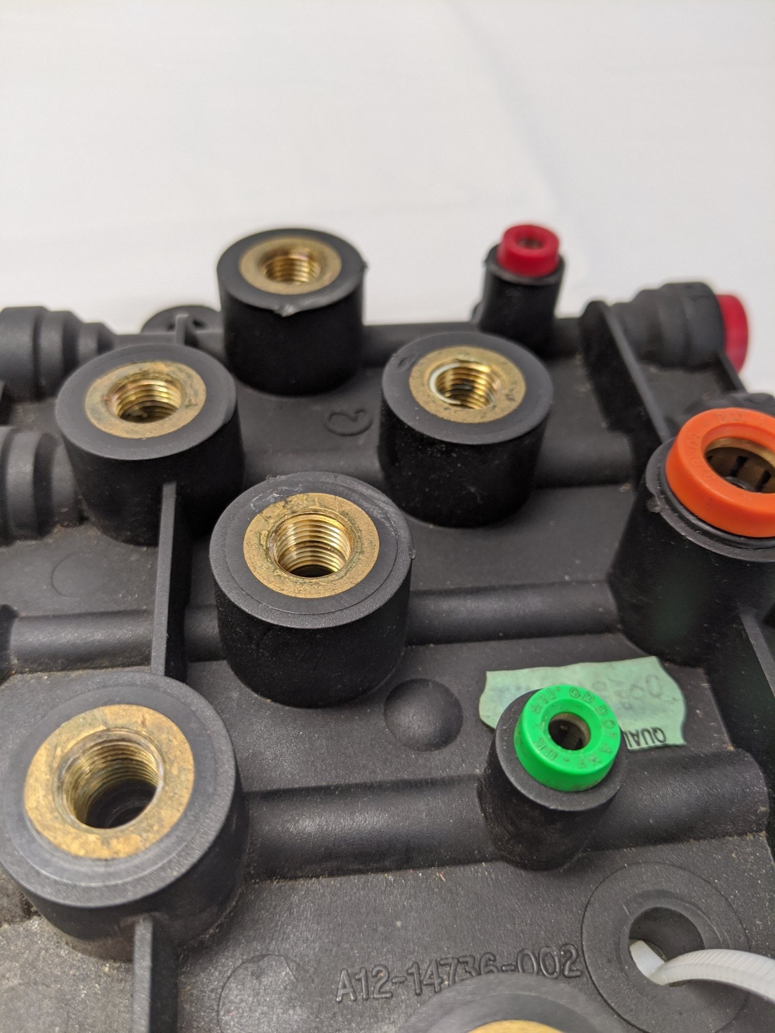 Used Freightliner Air Switch Manifold Block - P/N A12-14736-002