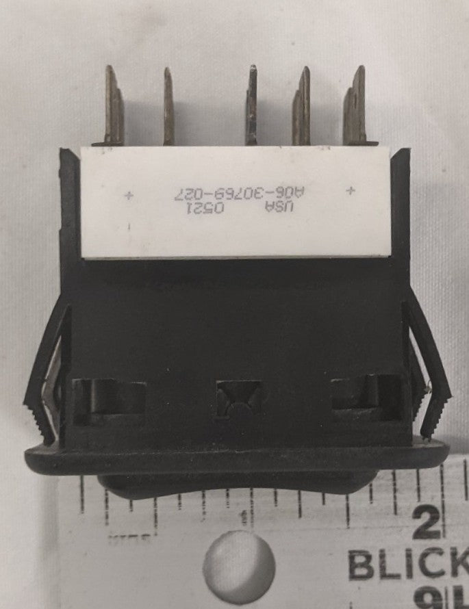 A06-22523-027 - Freightliner Power Window Momentary Switch