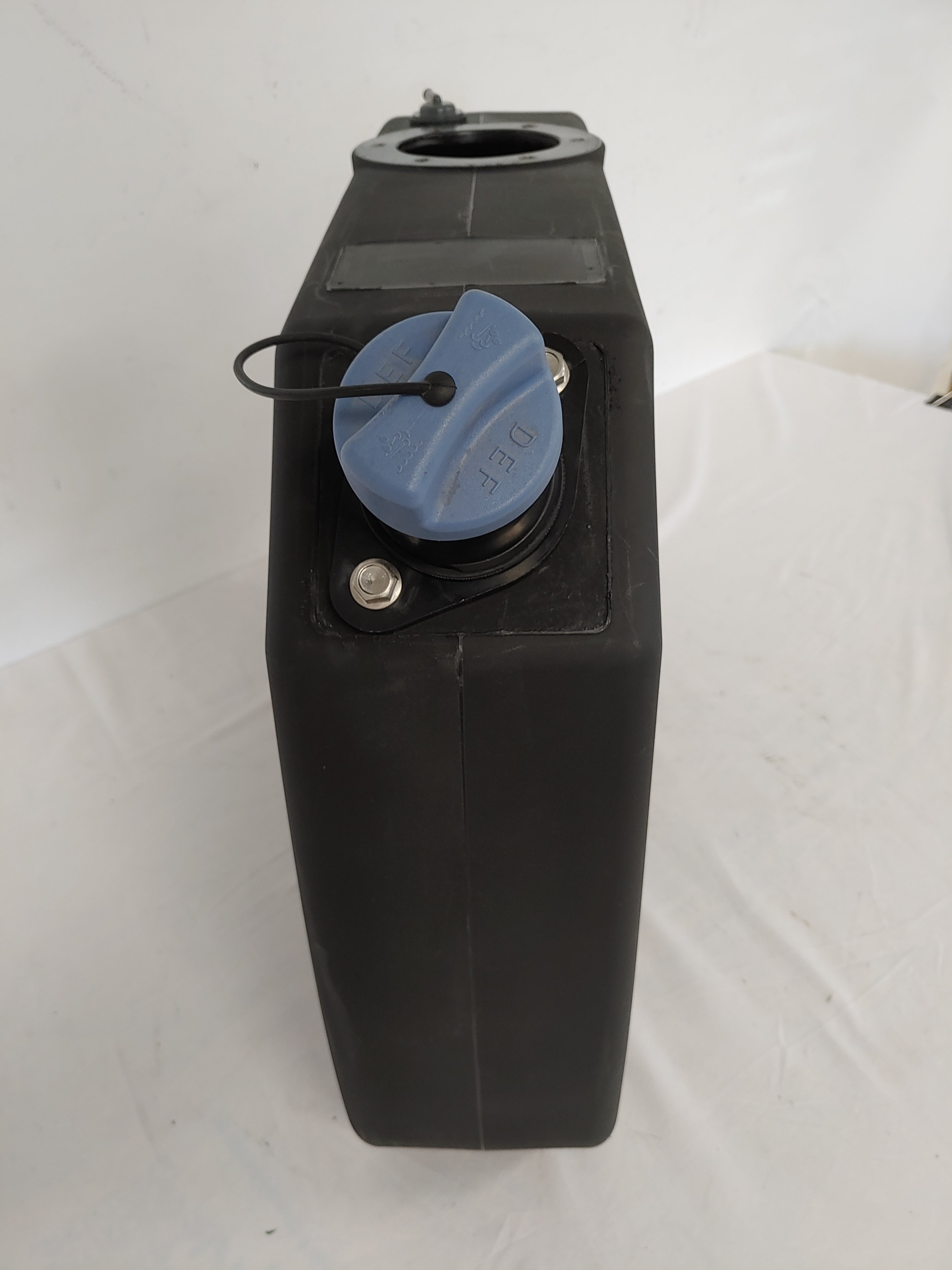 Freightliner Cummins EPA17 6 Gal DEF Tank - P/N  04-31372-002 (10169481003324)