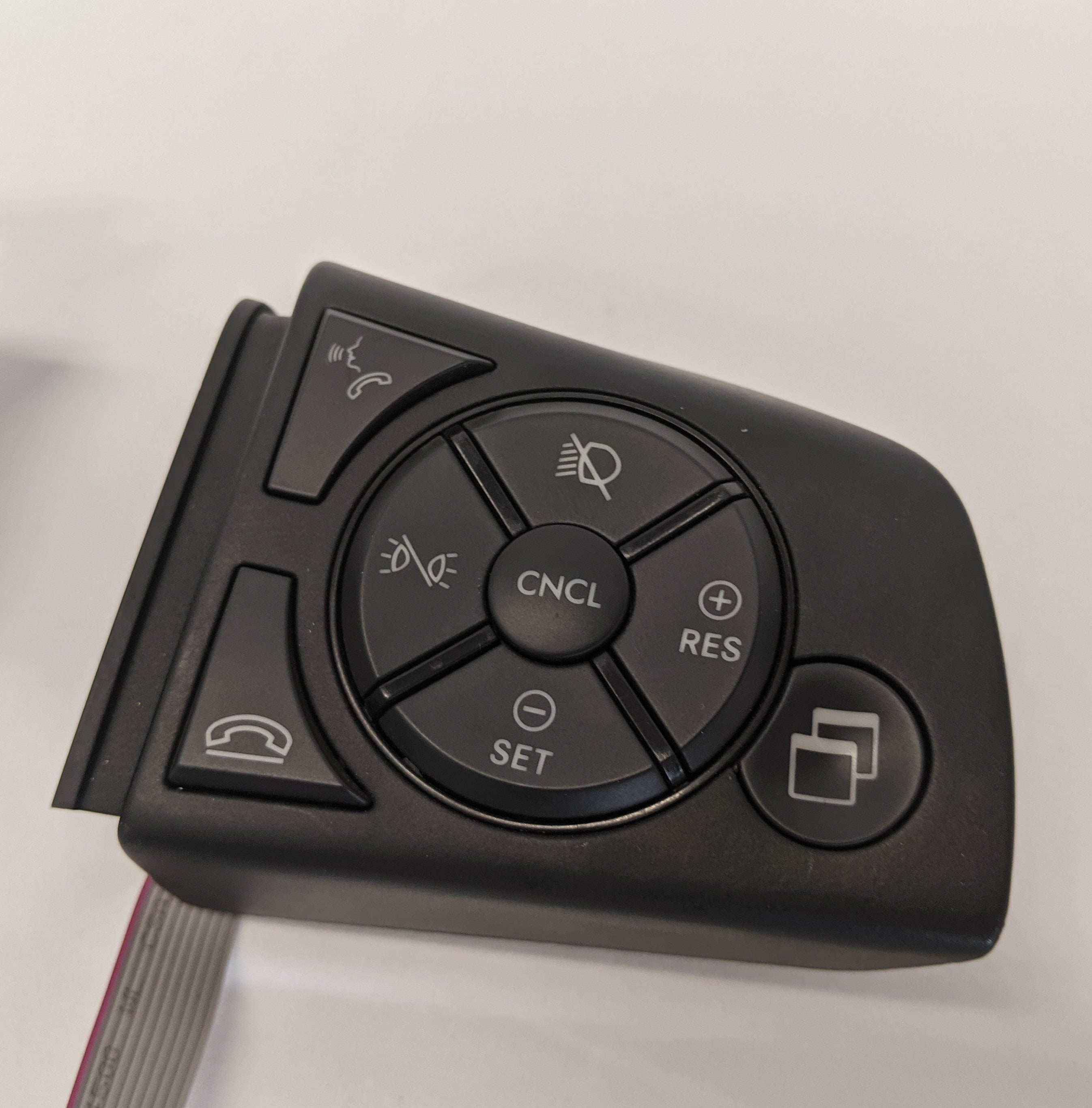 Freightliner Steering Wheel Switches from Assy. A14-19622-000  - P/N 2500437-AB (10127974924604)
