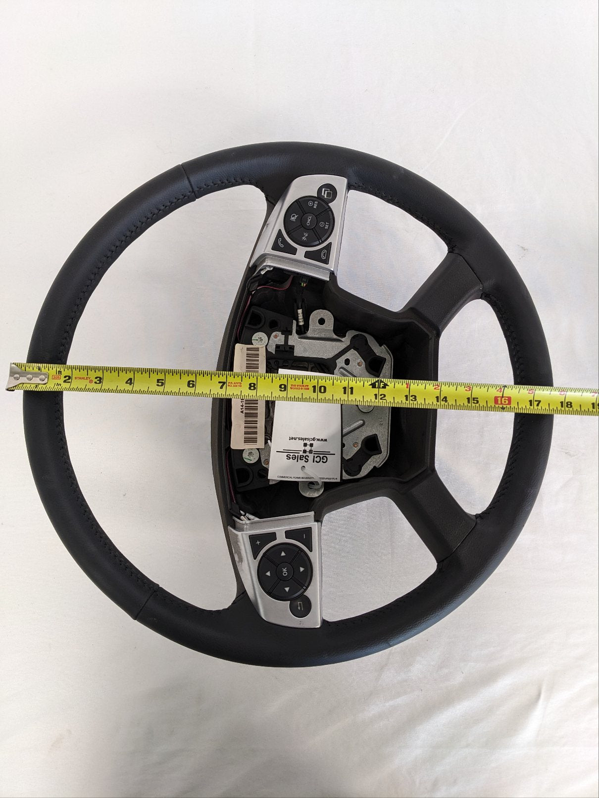 Blemished Freightliner 18" Leather Steering Wheel - P/N  A14-19622-002 (10109507338556)