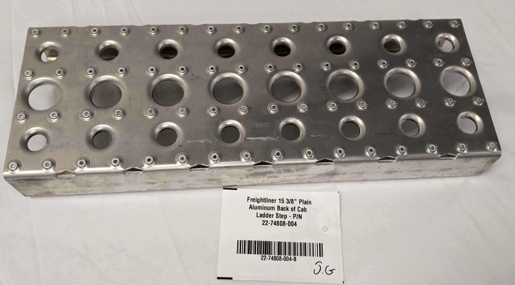 Freightliner Aluminum Back of Cab Ladder Step | 22-74808-004