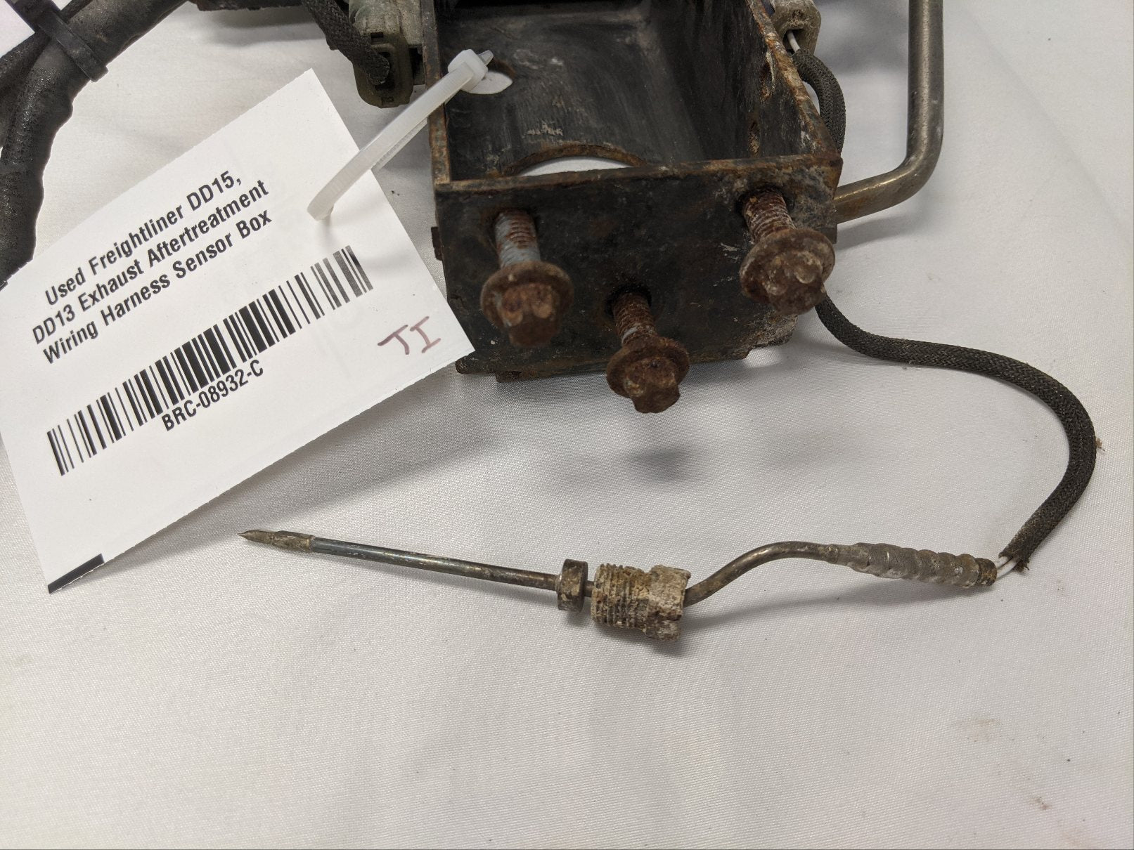 Used Freightliner DD15 DD13 DPF Aftertreatment Wiring Harness Sensor Box