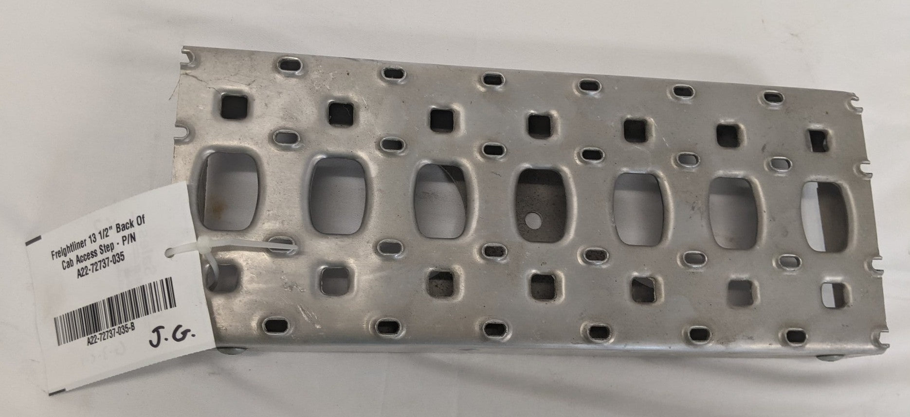 Freightliner 13 1/2" Back Of Cab Access Step - A22-72737-035