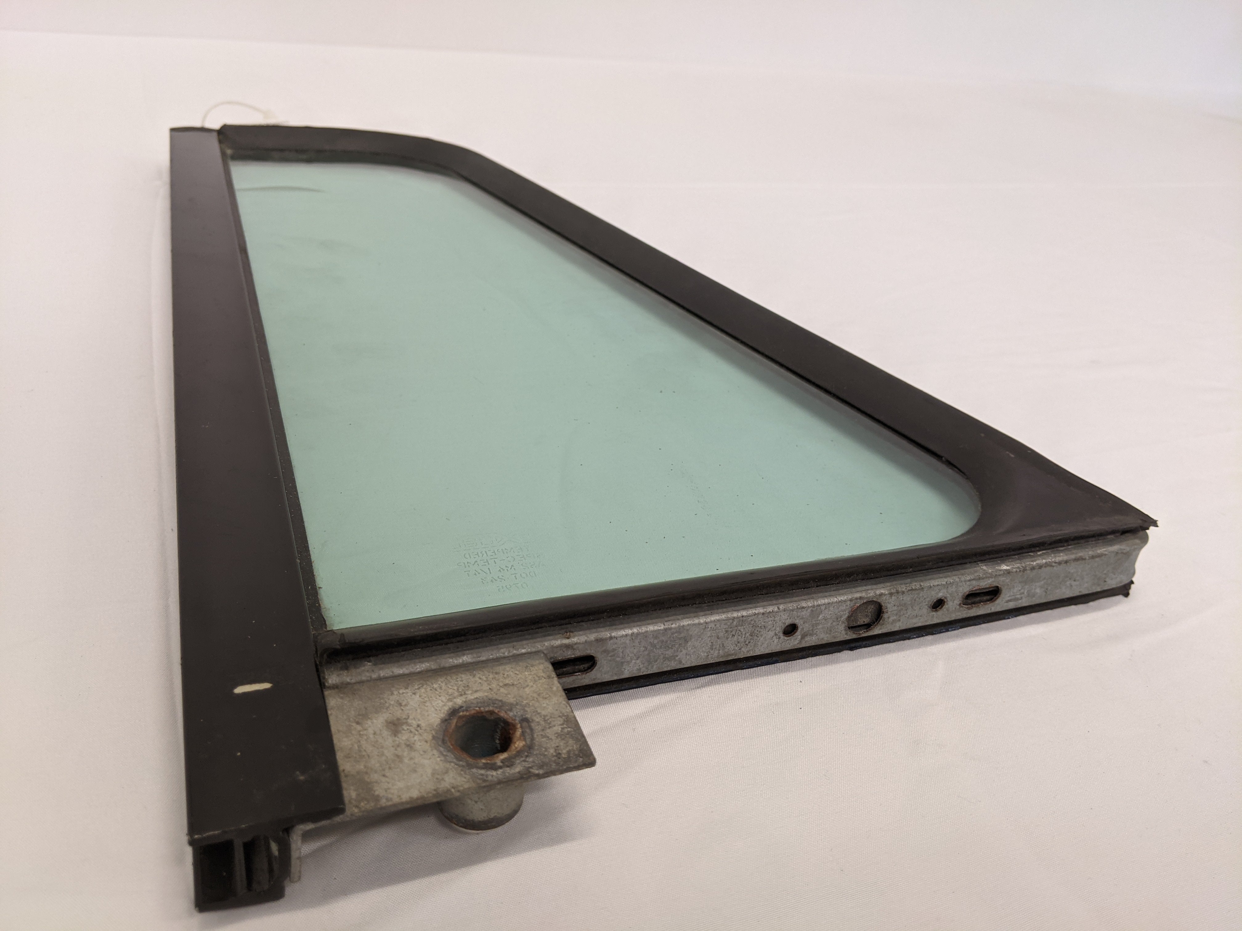 Used Freightliner FLD LH Fixed Vent Window Glass - P/N A18-27824-000 (10090800054588)